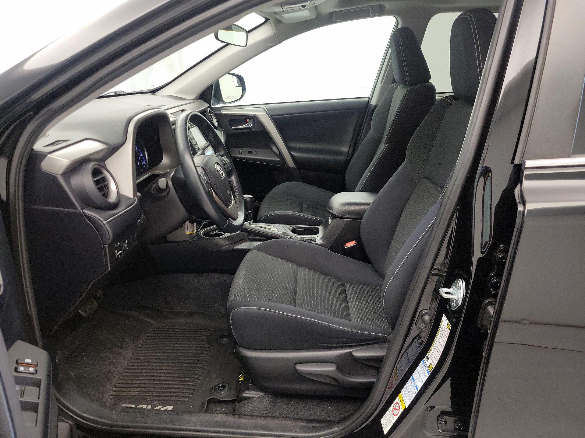 Thumbnail: 2016 Toyota RAV4 - 11