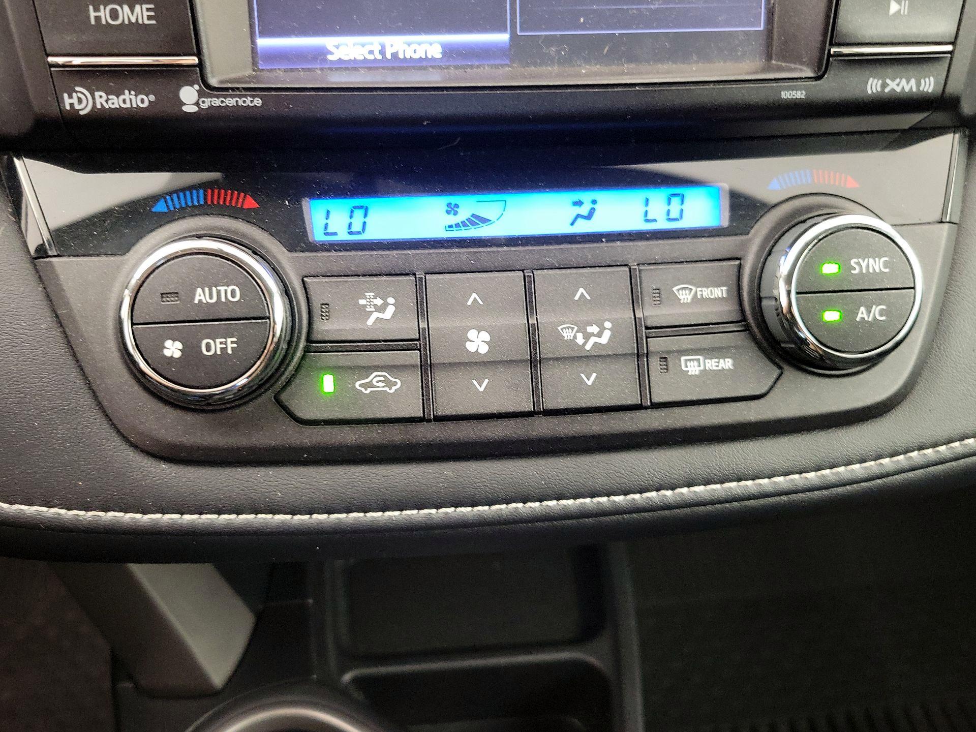 Thumbnail: 2016 Toyota RAV4 - 16