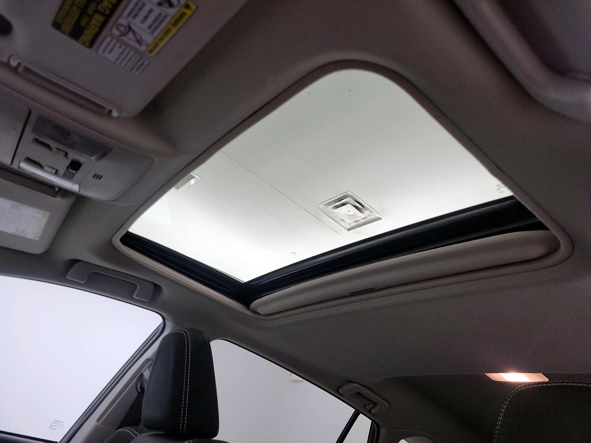 Thumbnail: 2016 Toyota RAV4 - 19
