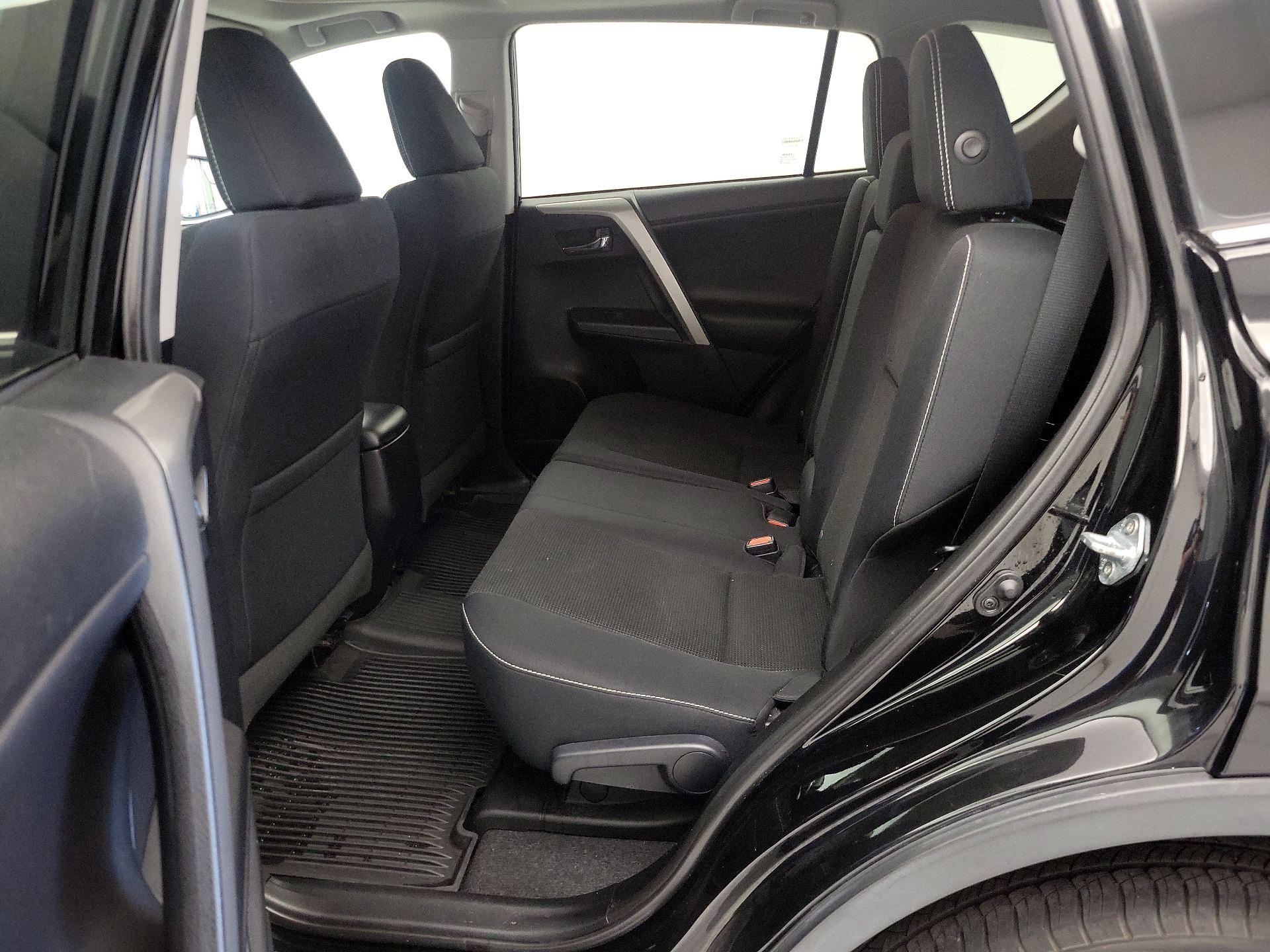 Thumbnail: 2016 Toyota RAV4 - 20
