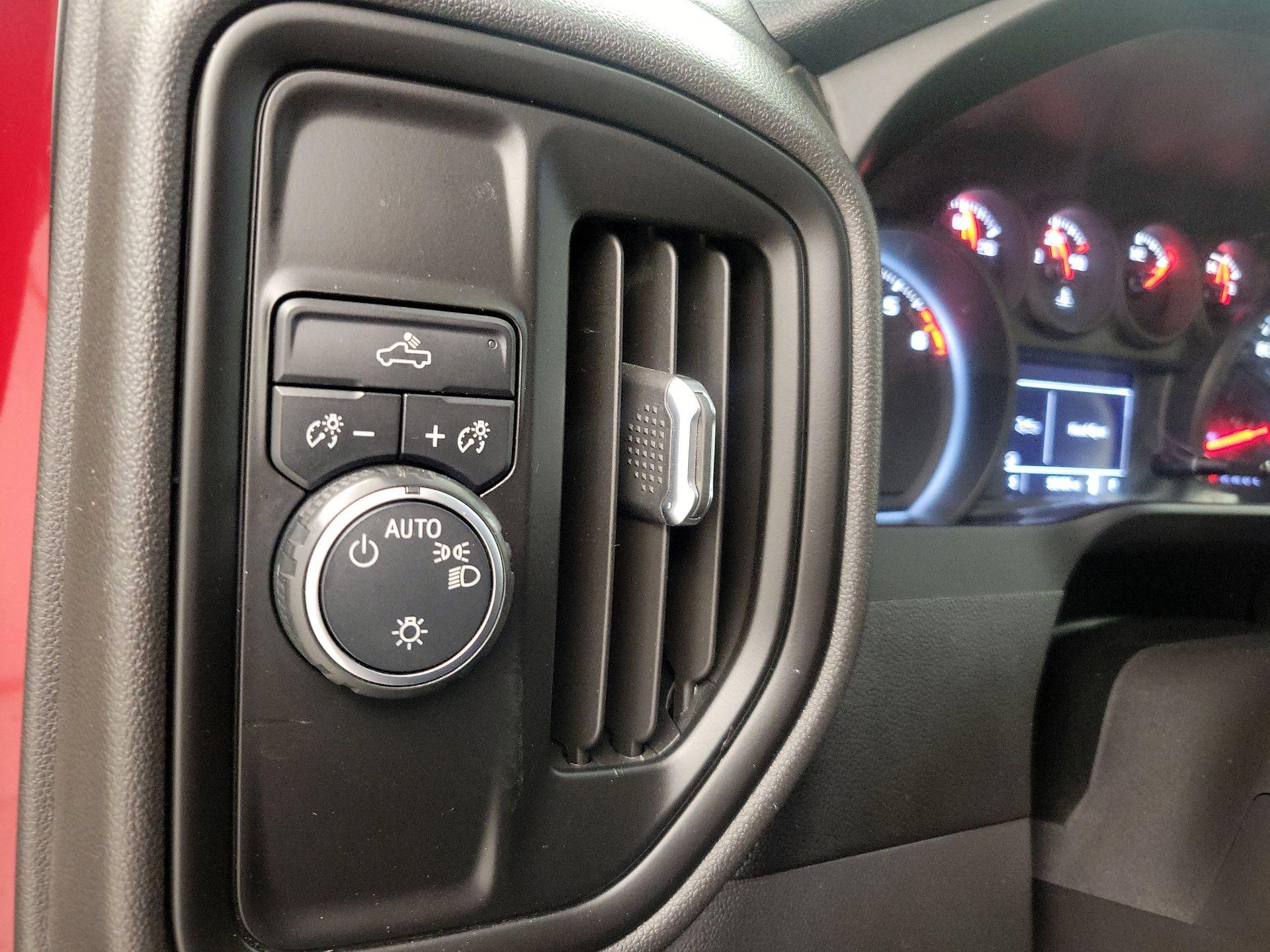 Thumbnail: 2021 Chevrolet Silverado 1500 - 13