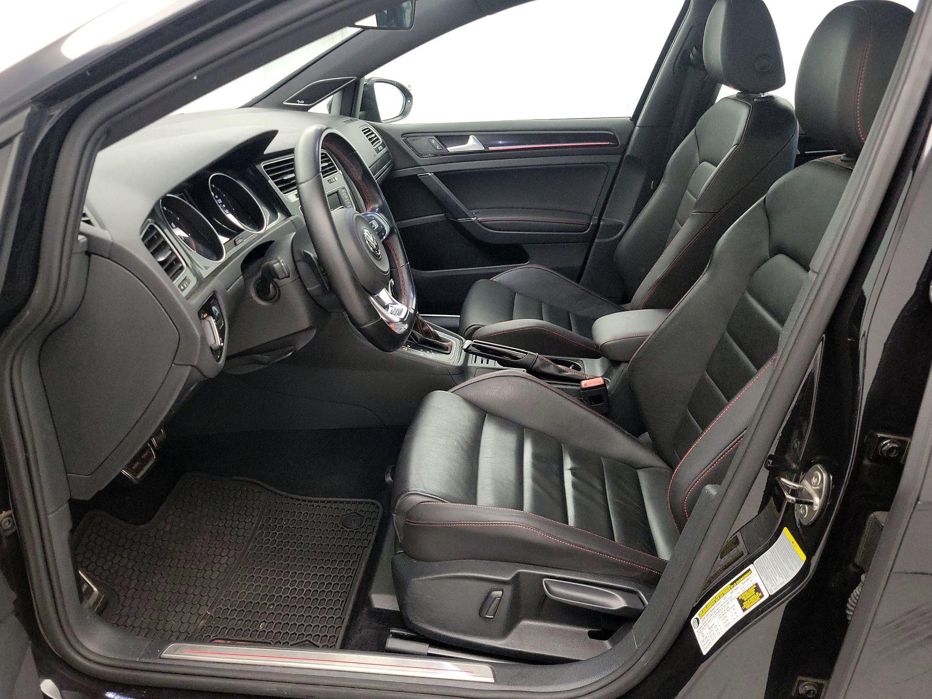 Thumbnail: 2016 Volkswagen Golf - 11