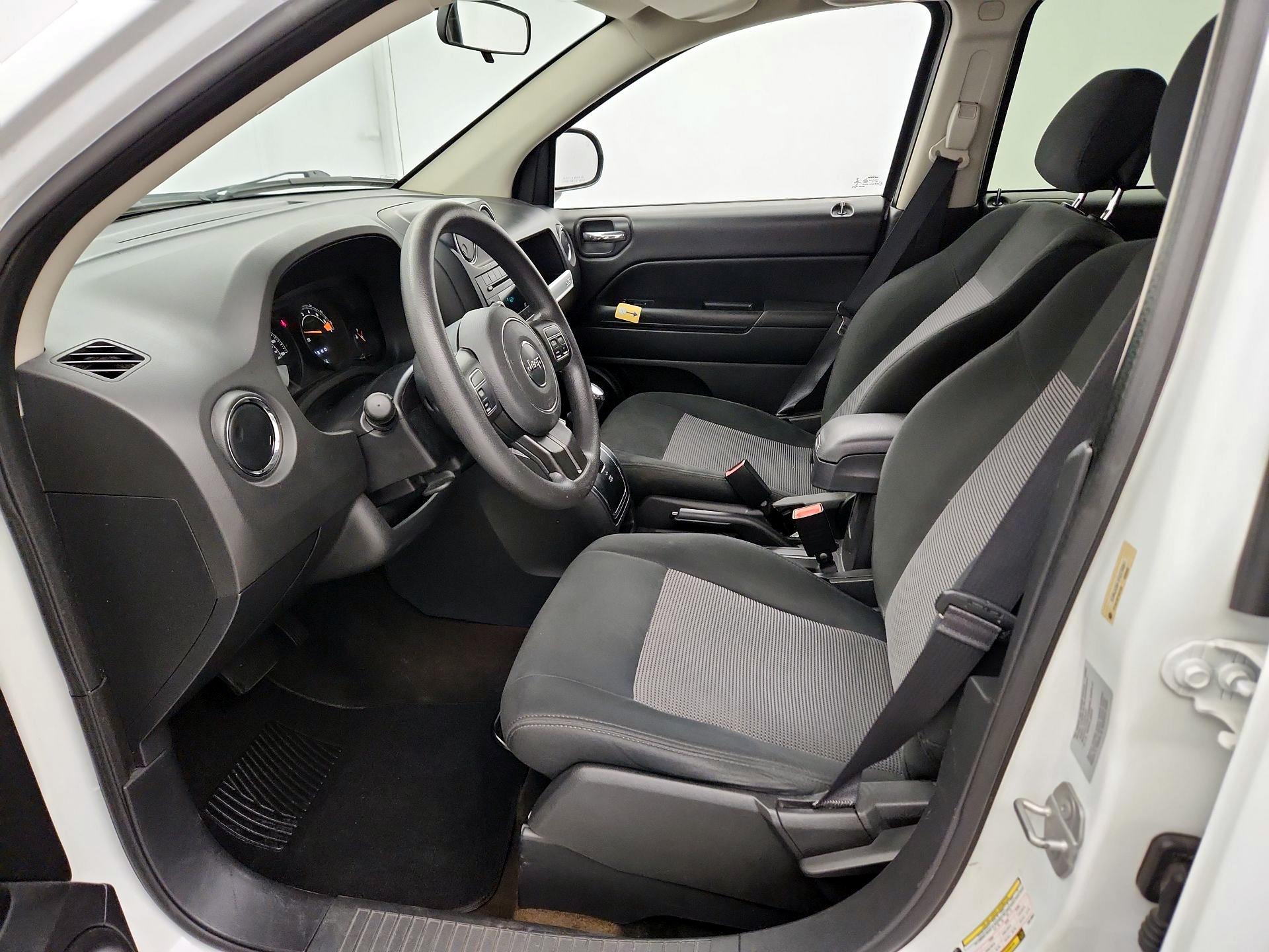 Thumbnail: 2015 Jeep Compass - 11