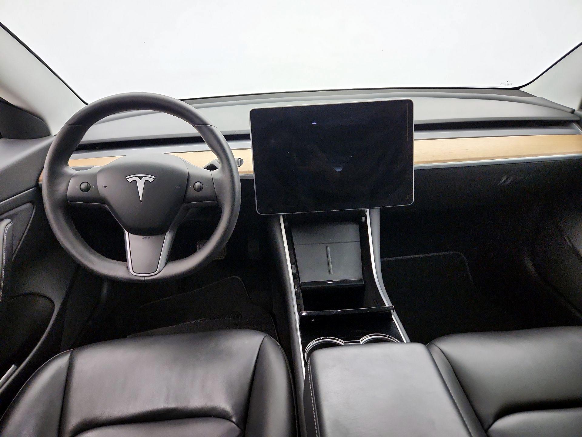 Thumbnail: 2020 Tesla Model 3 - 9