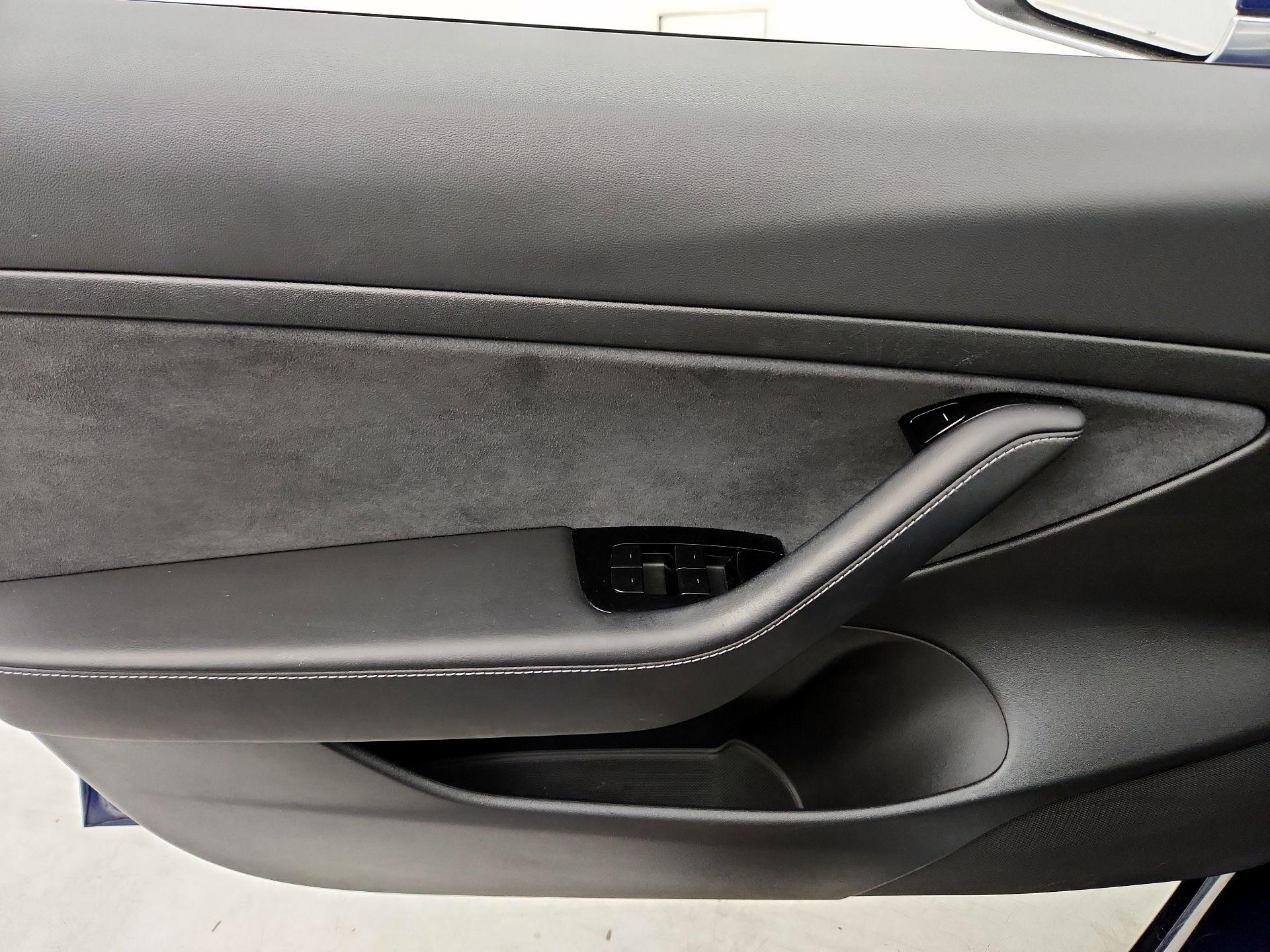 Thumbnail: 2020 Tesla Model 3 - 12