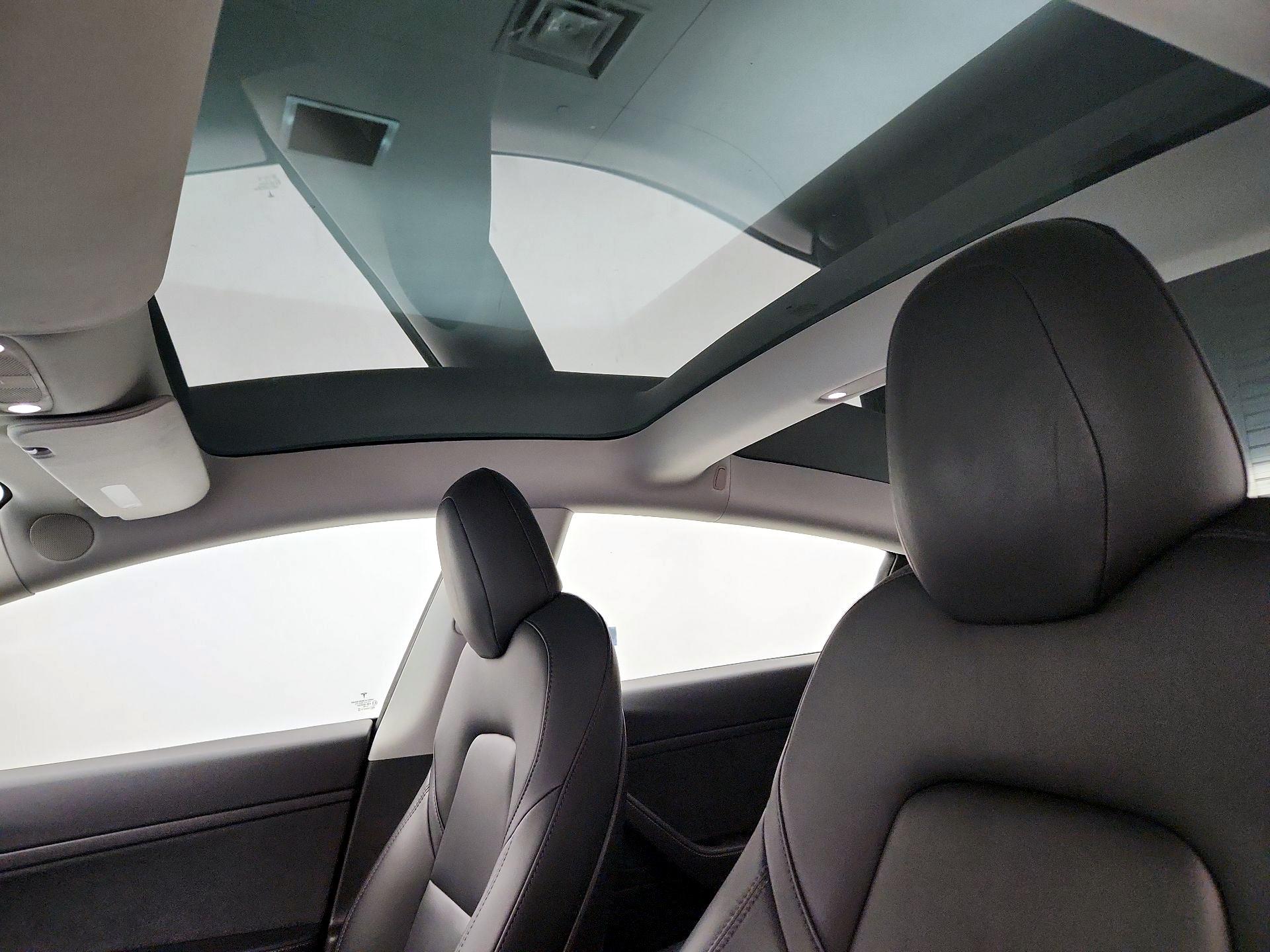 Thumbnail: 2020 Tesla Model 3 - 18