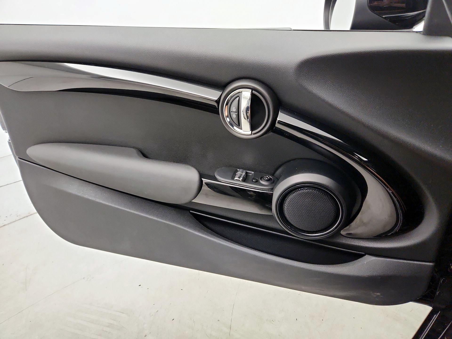 Thumbnail: 2021 MINI Cooper Hardtop - 12