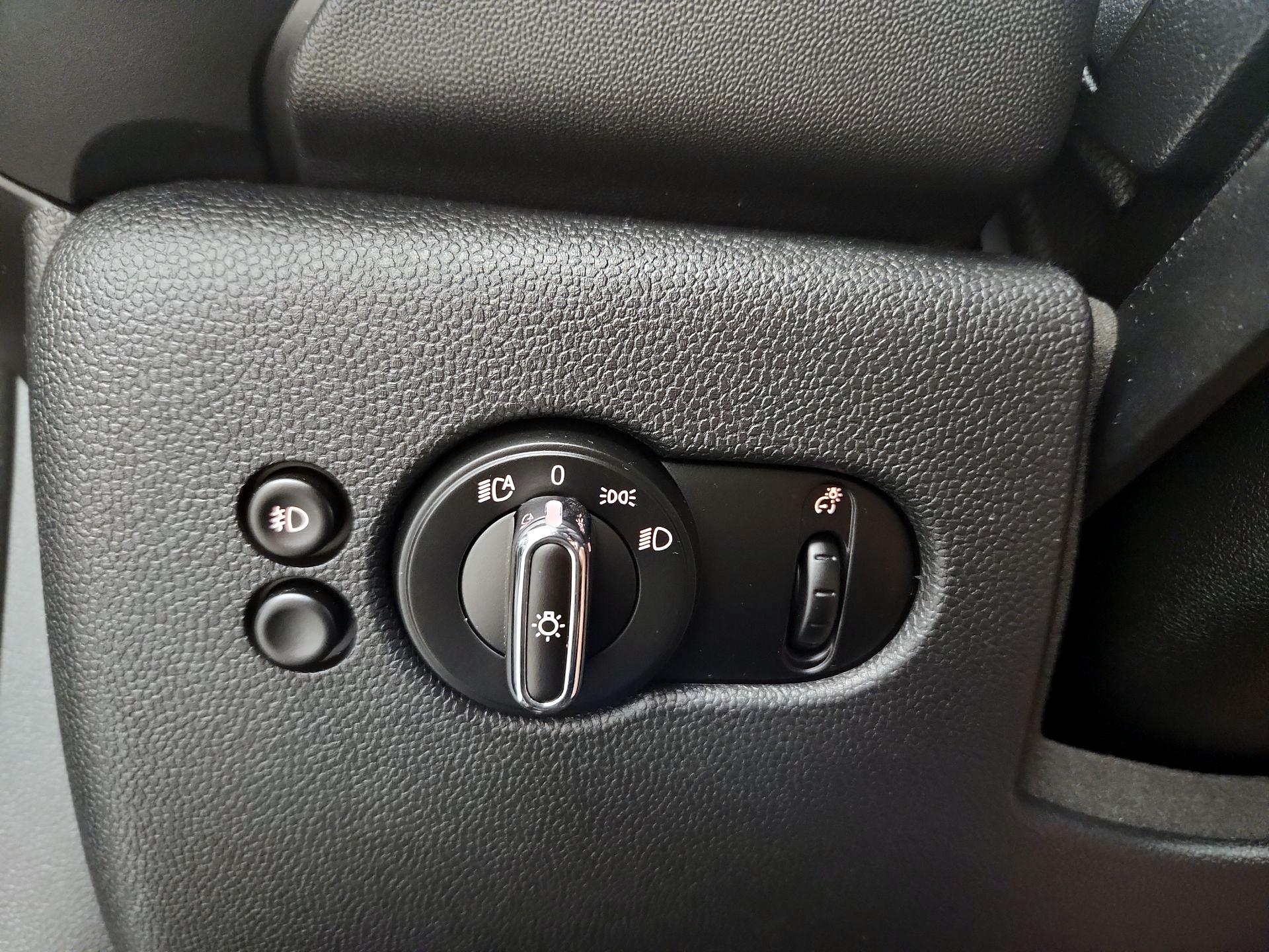 Thumbnail: 2021 MINI Cooper Hardtop - 13