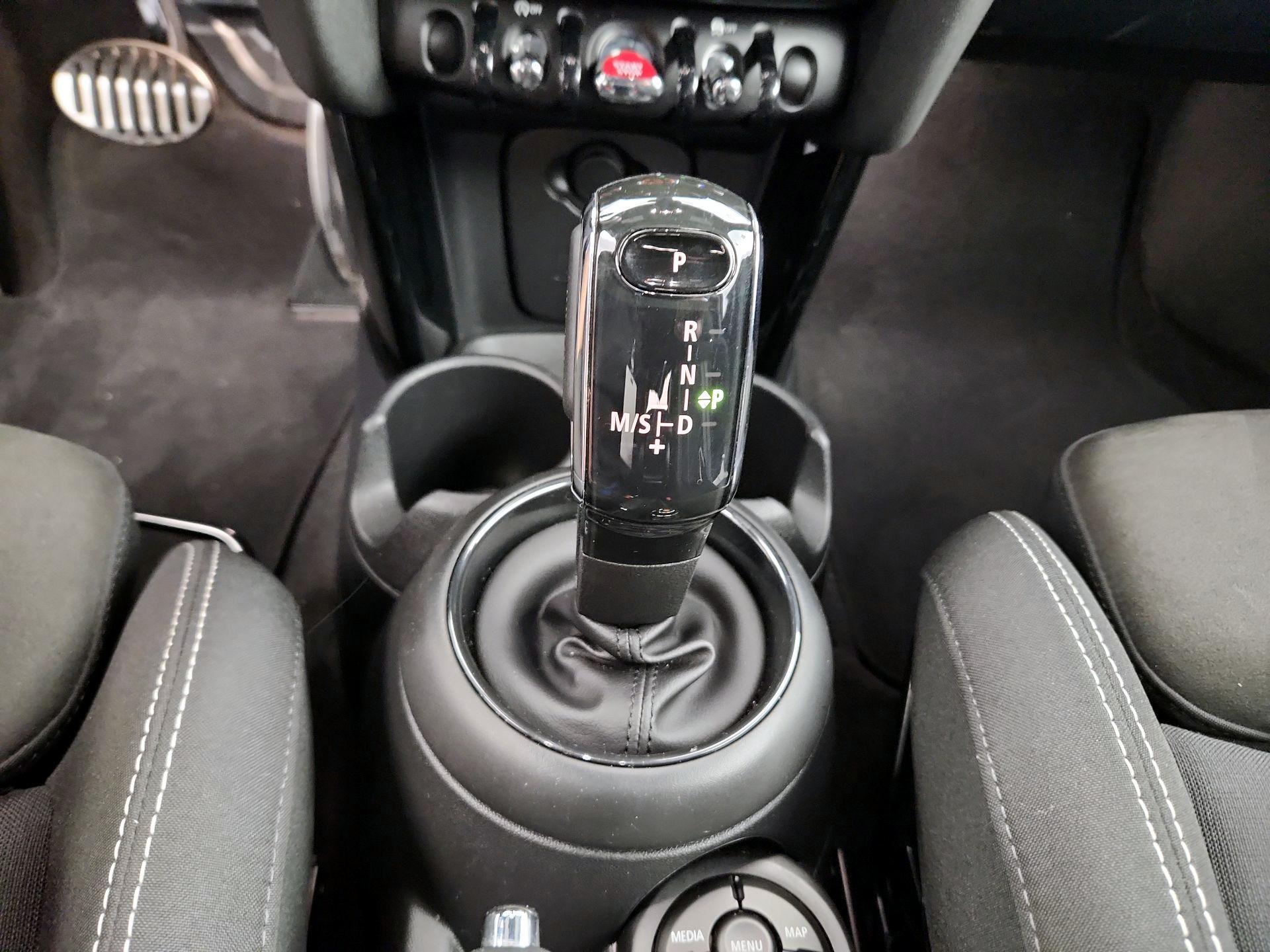 Thumbnail: 2021 MINI Cooper Hardtop - 18