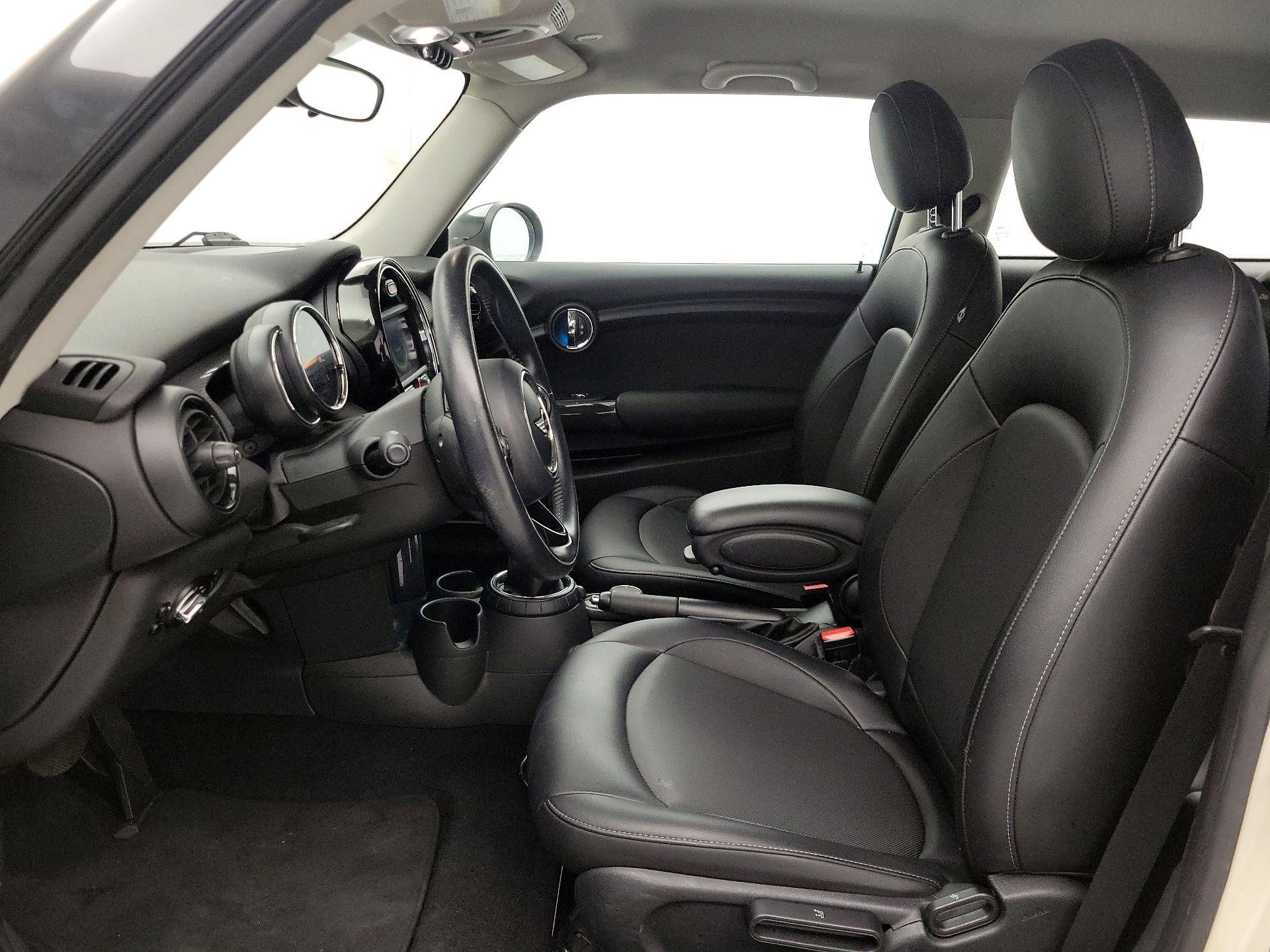 Thumbnail: 2015 MINI Cooper Hardtop - 11