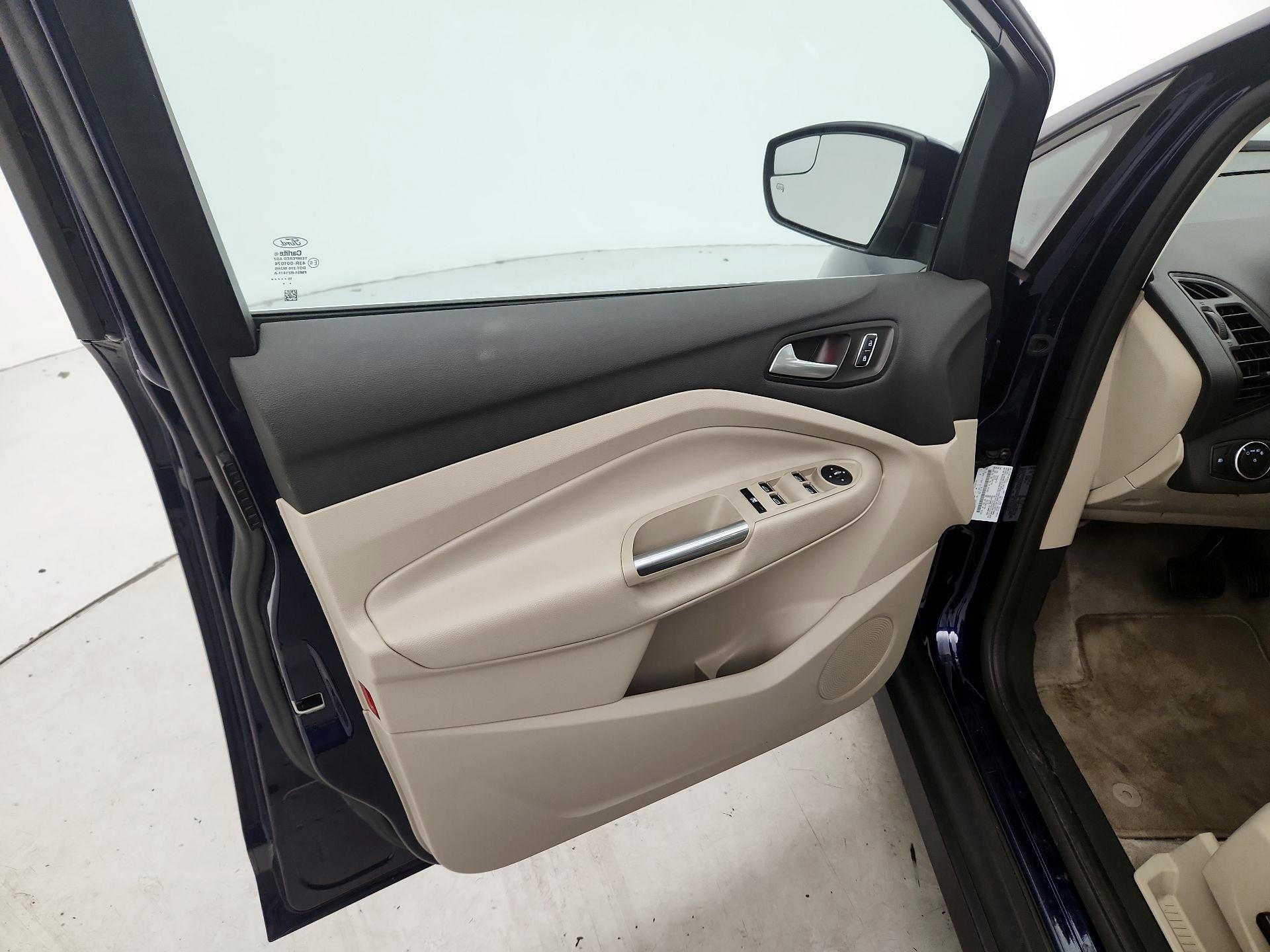Thumbnail: 2016 Ford C-Max - 12