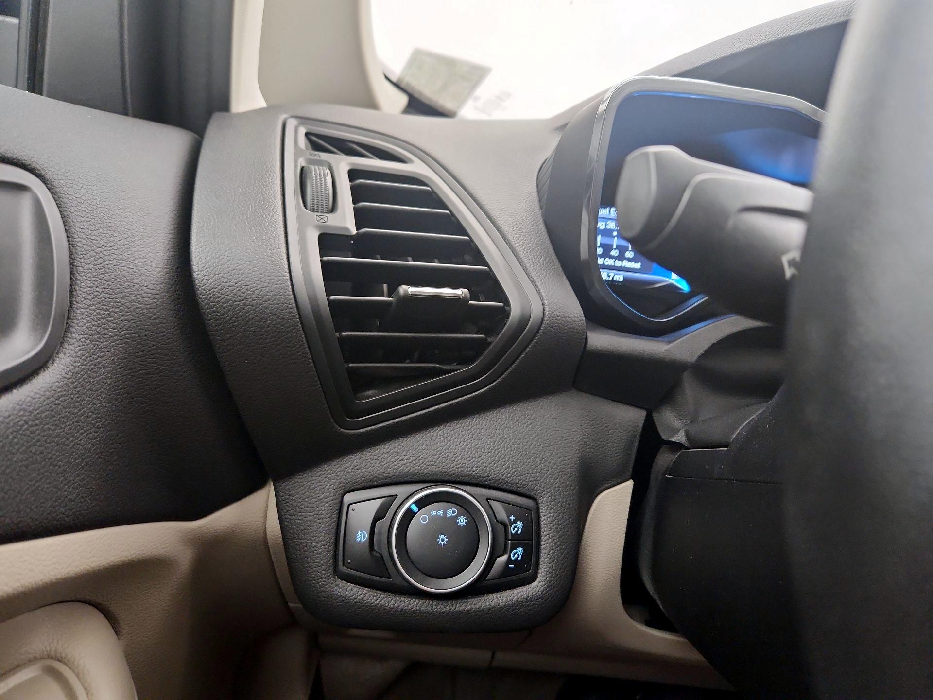 Thumbnail: 2016 Ford C-Max - 13