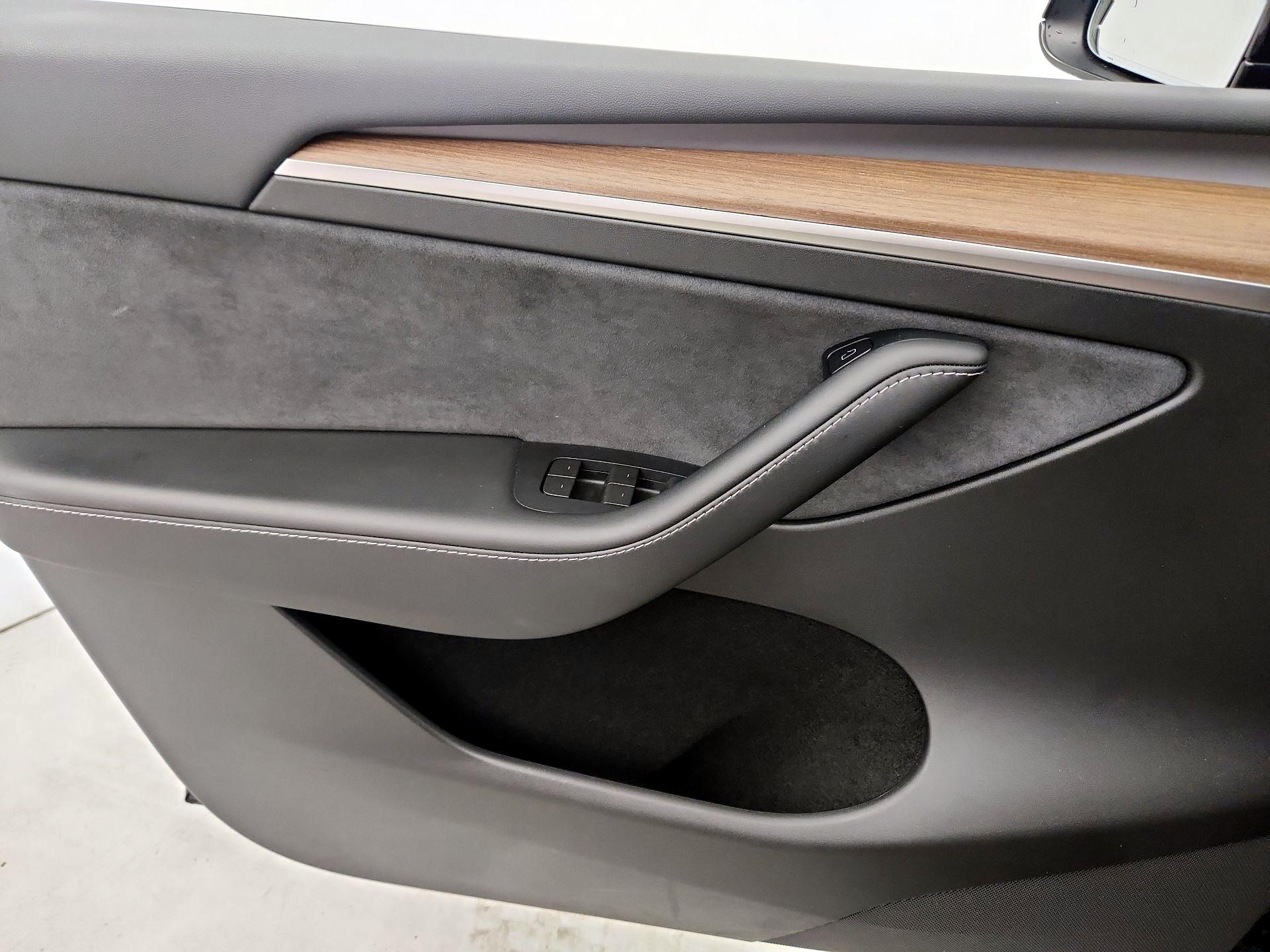Thumbnail: 2023 Tesla Model Y - 12