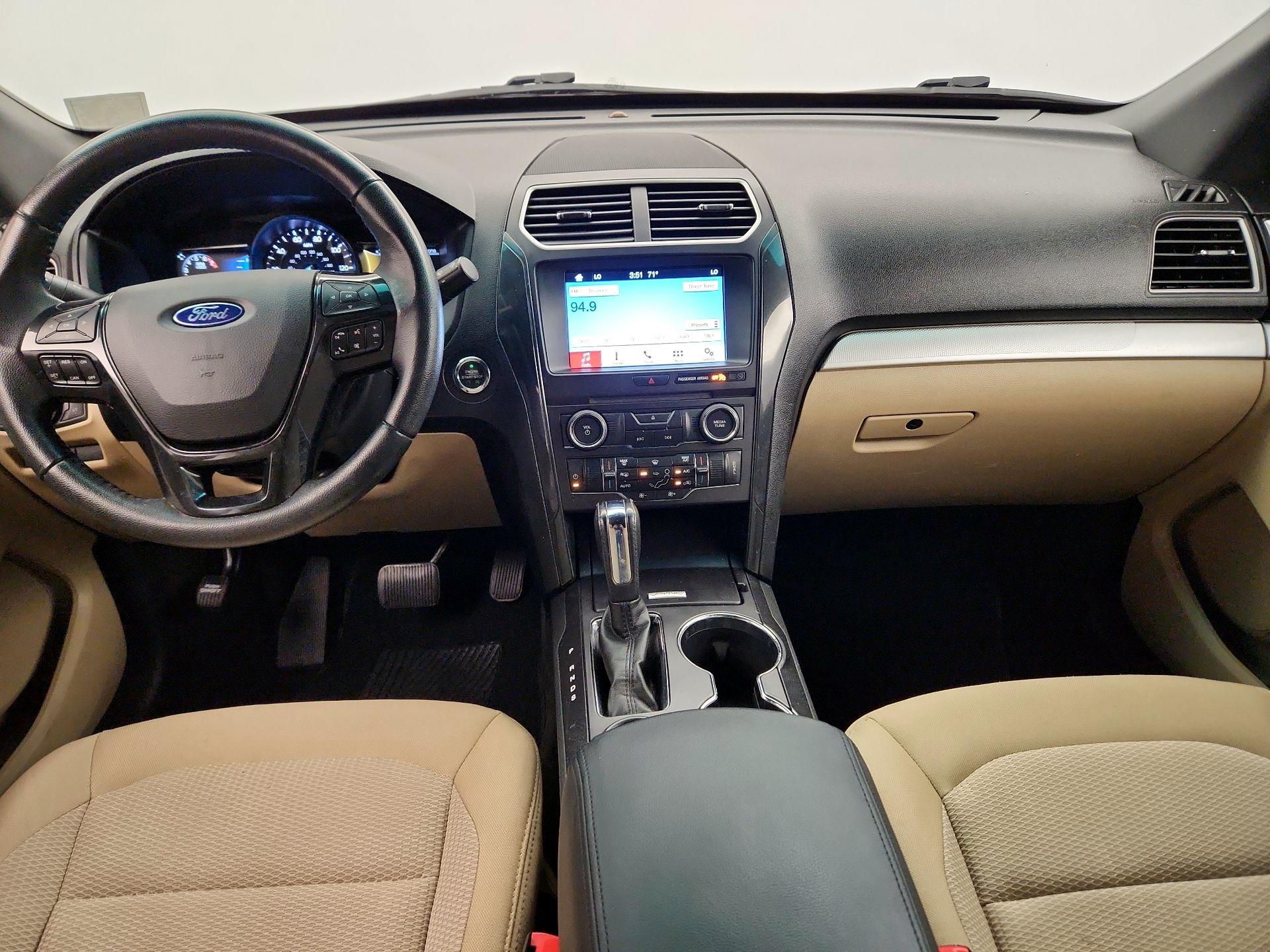 Thumbnail: 2017 Ford Explorer - 9