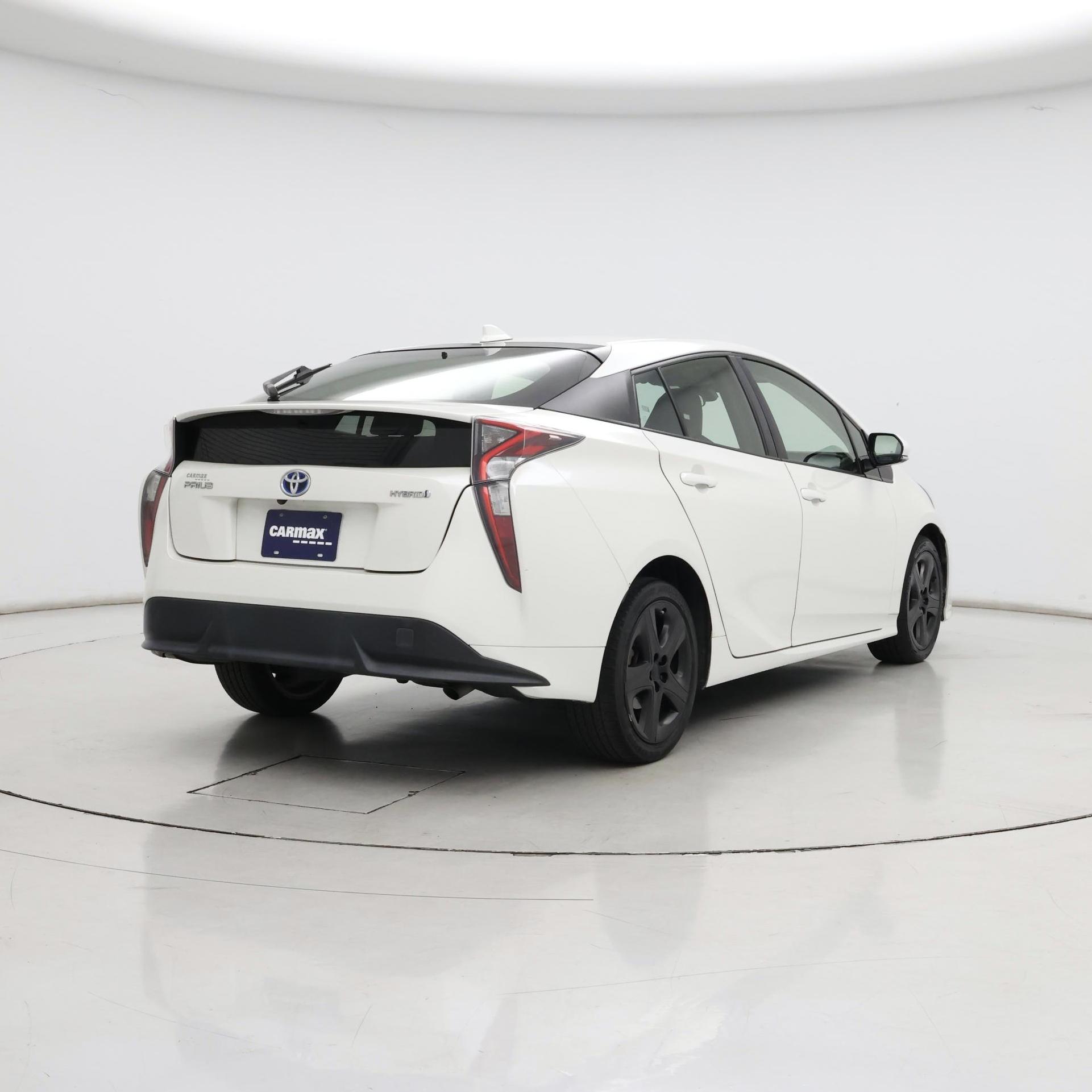 Thumbnail: 2016 Toyota Prius - 8
