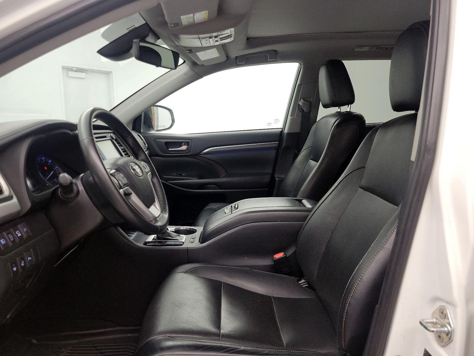 Thumbnail: 2019 Toyota Highlander - 11