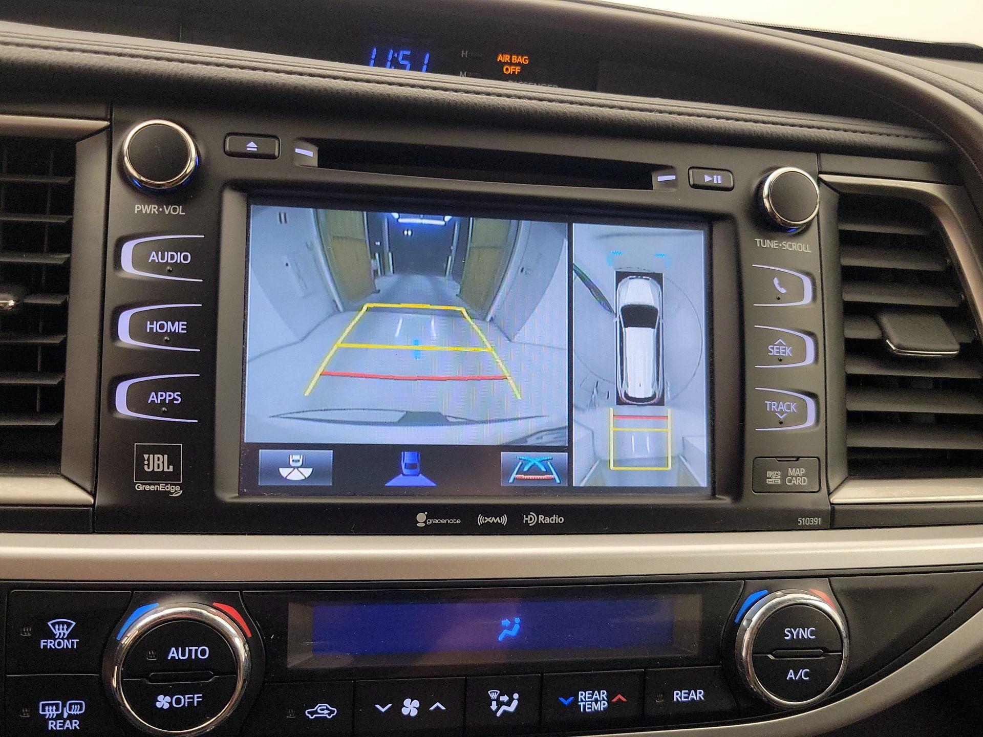 Thumbnail: 2019 Toyota Highlander - 15