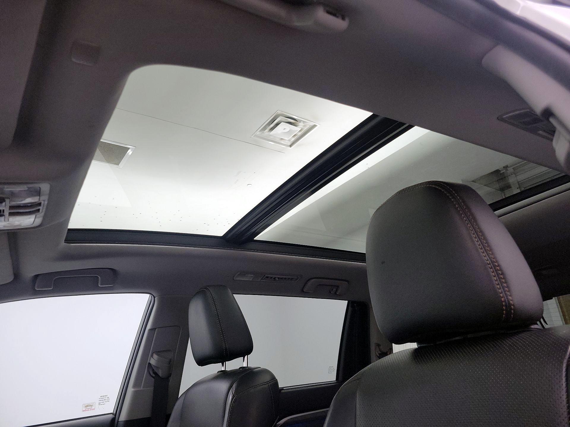Thumbnail: 2019 Toyota Highlander - 20