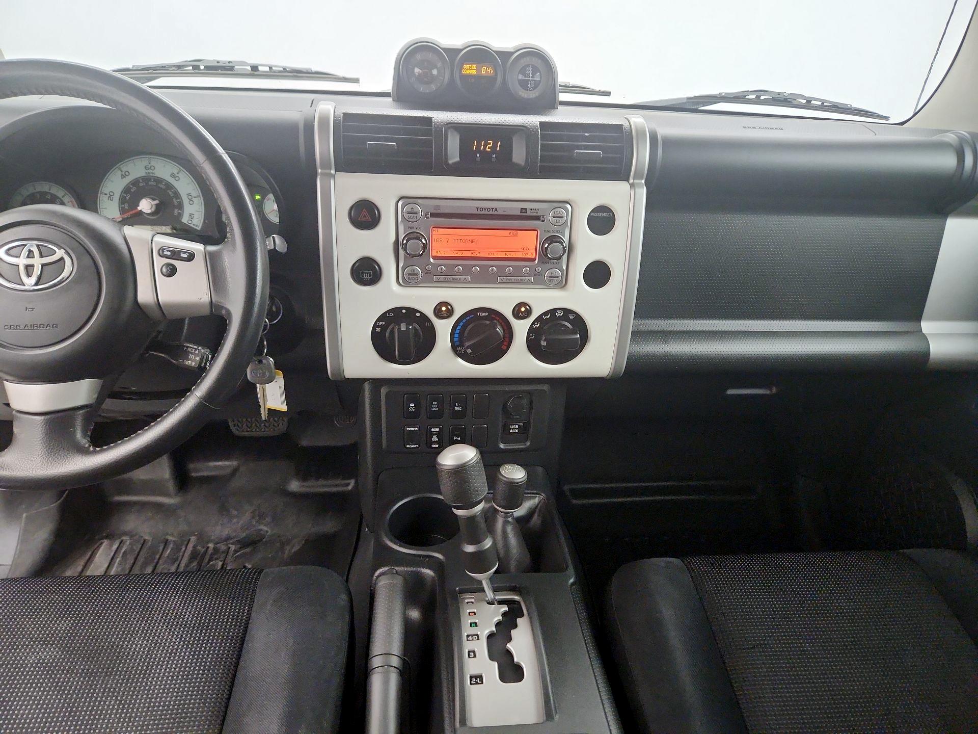 Thumbnail: 2014 Toyota FJ Cruiser - 9