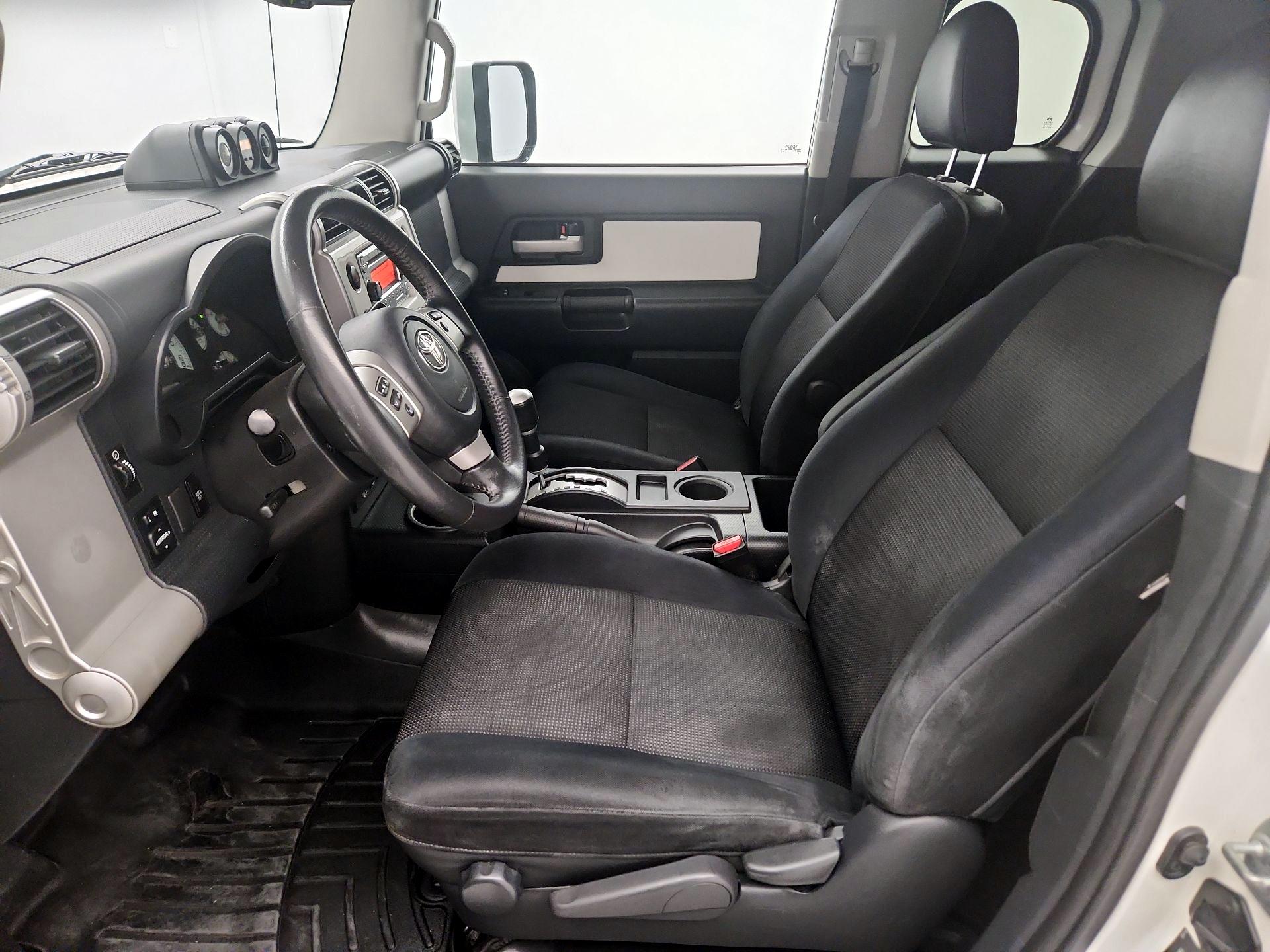 Thumbnail: 2014 Toyota FJ Cruiser - 11