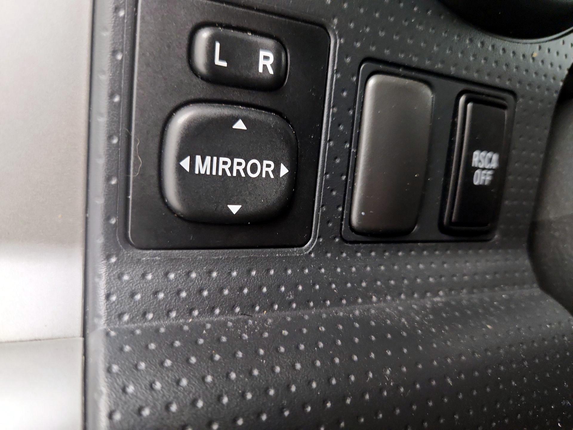 Thumbnail: 2014 Toyota FJ Cruiser - 13