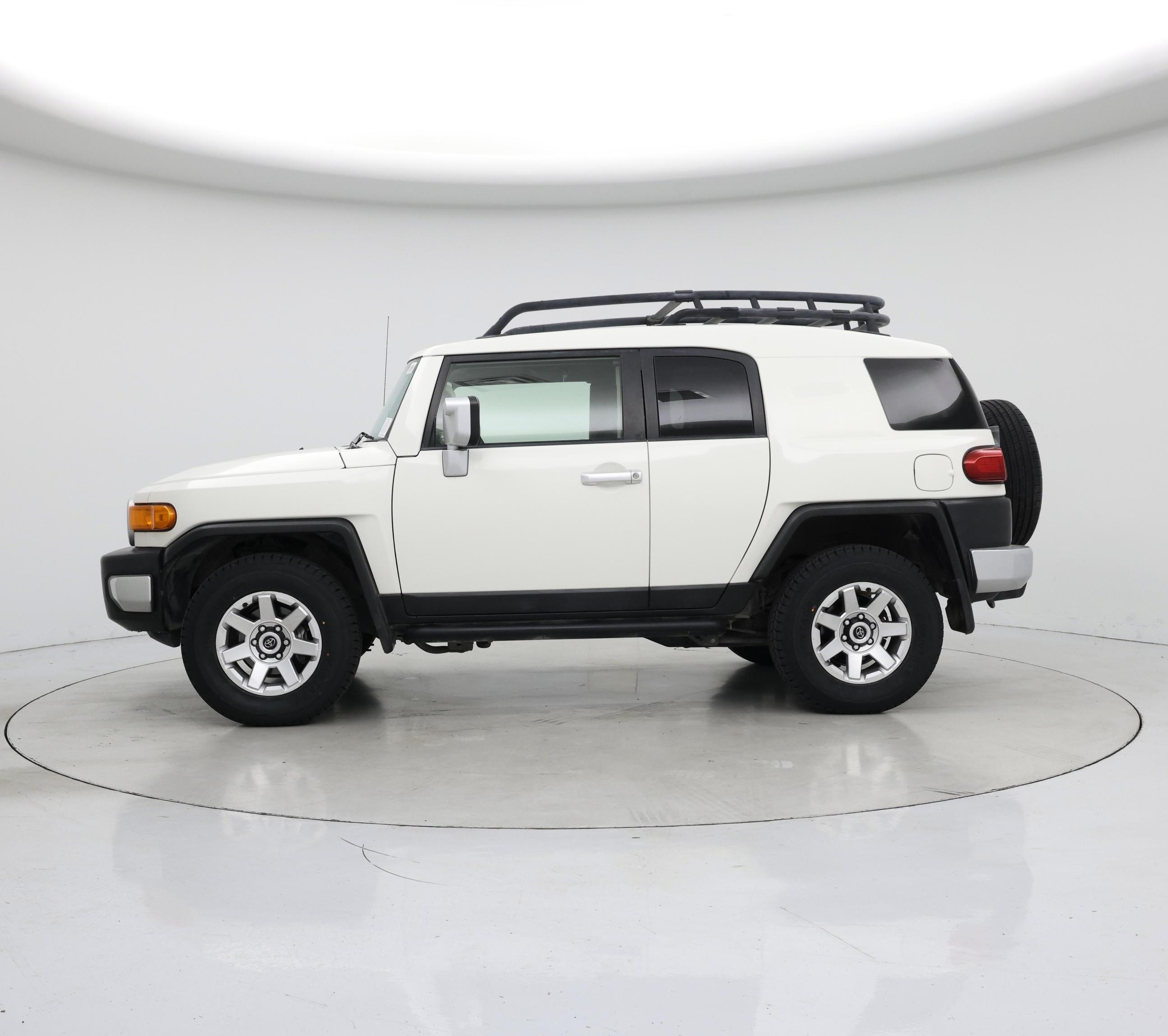 Thumbnail: 2014 Toyota FJ Cruiser - 3