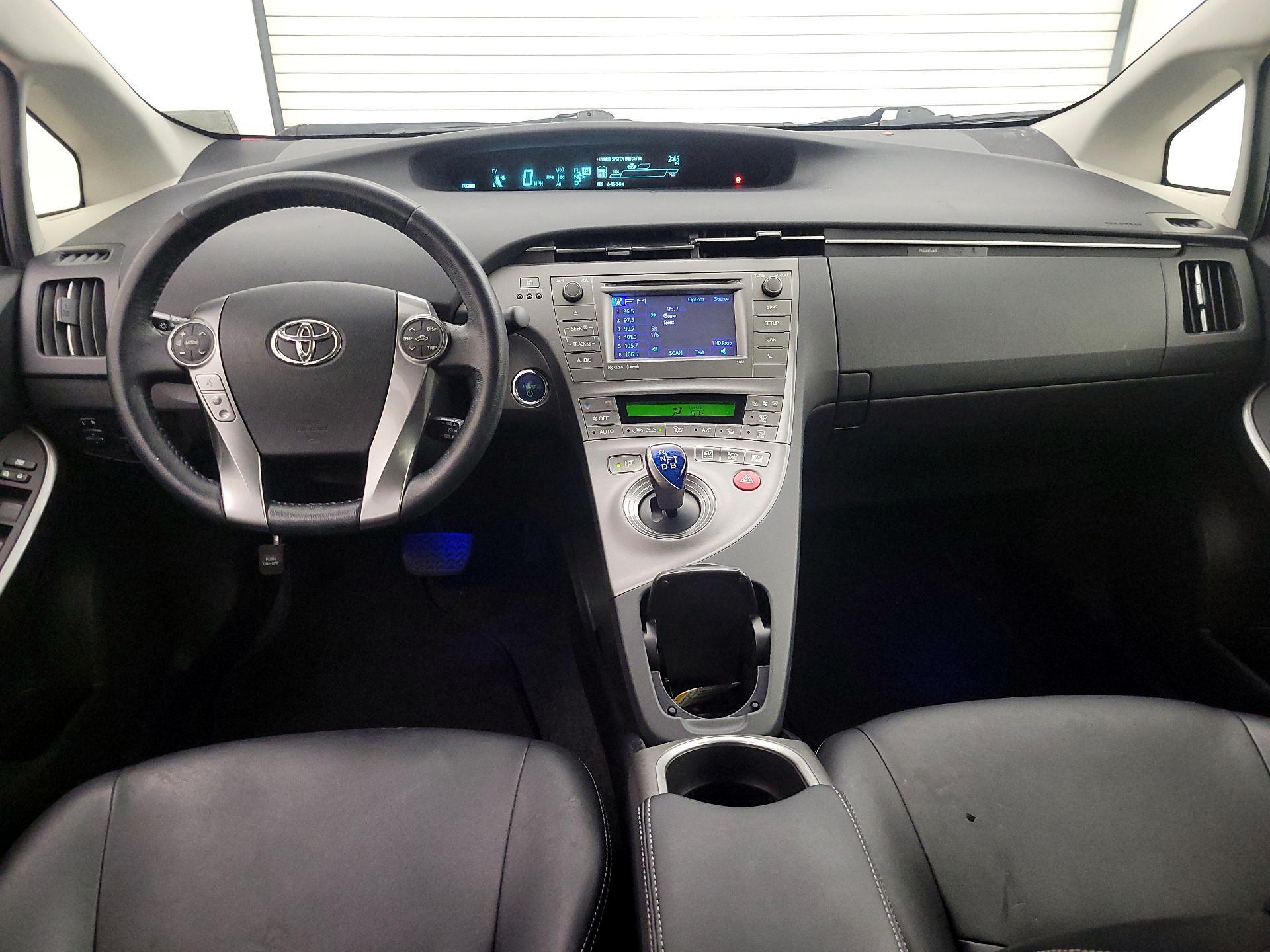 Thumbnail: 2015 Toyota Prius - 9