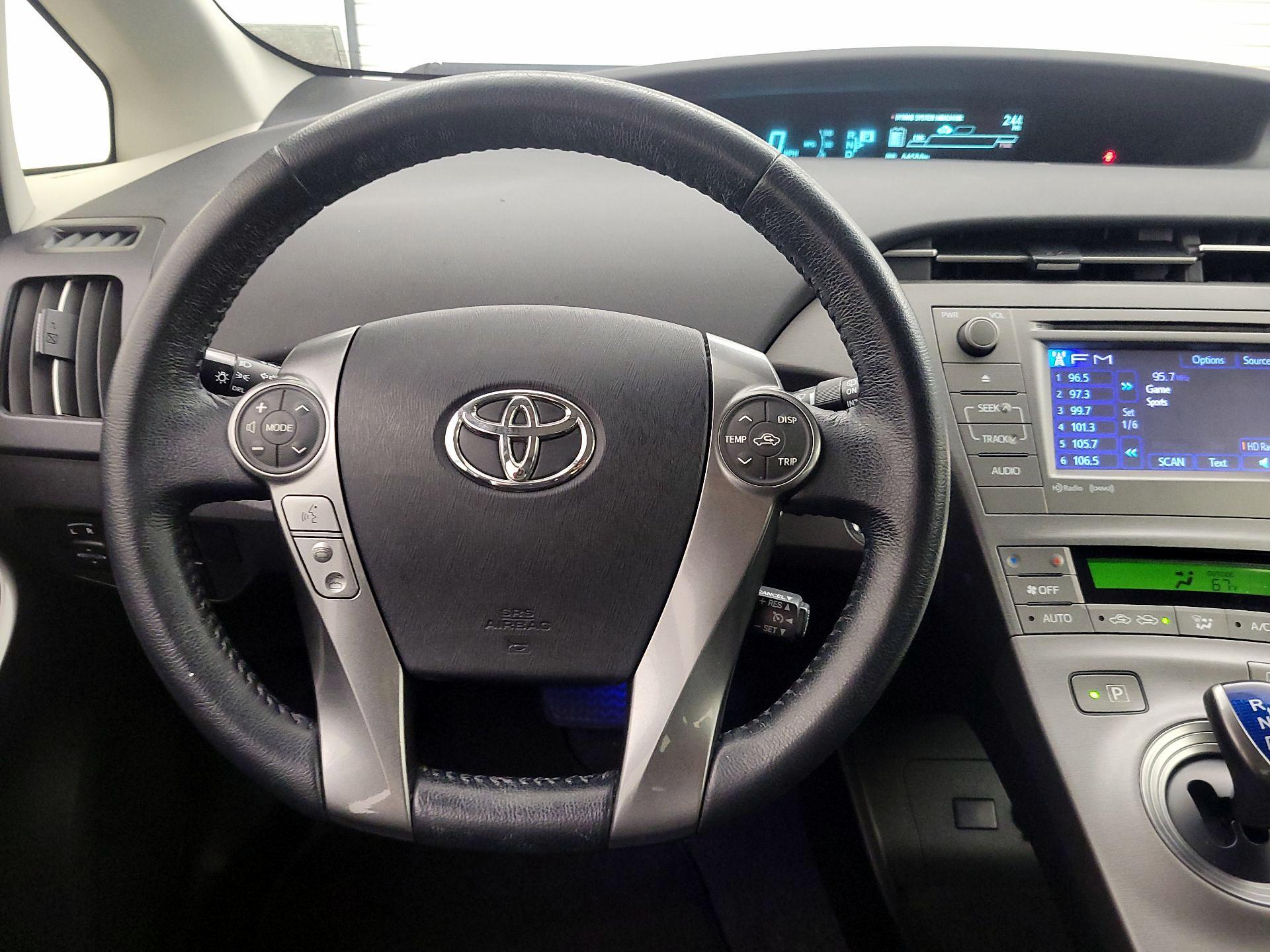 Thumbnail: 2015 Toyota Prius - 10