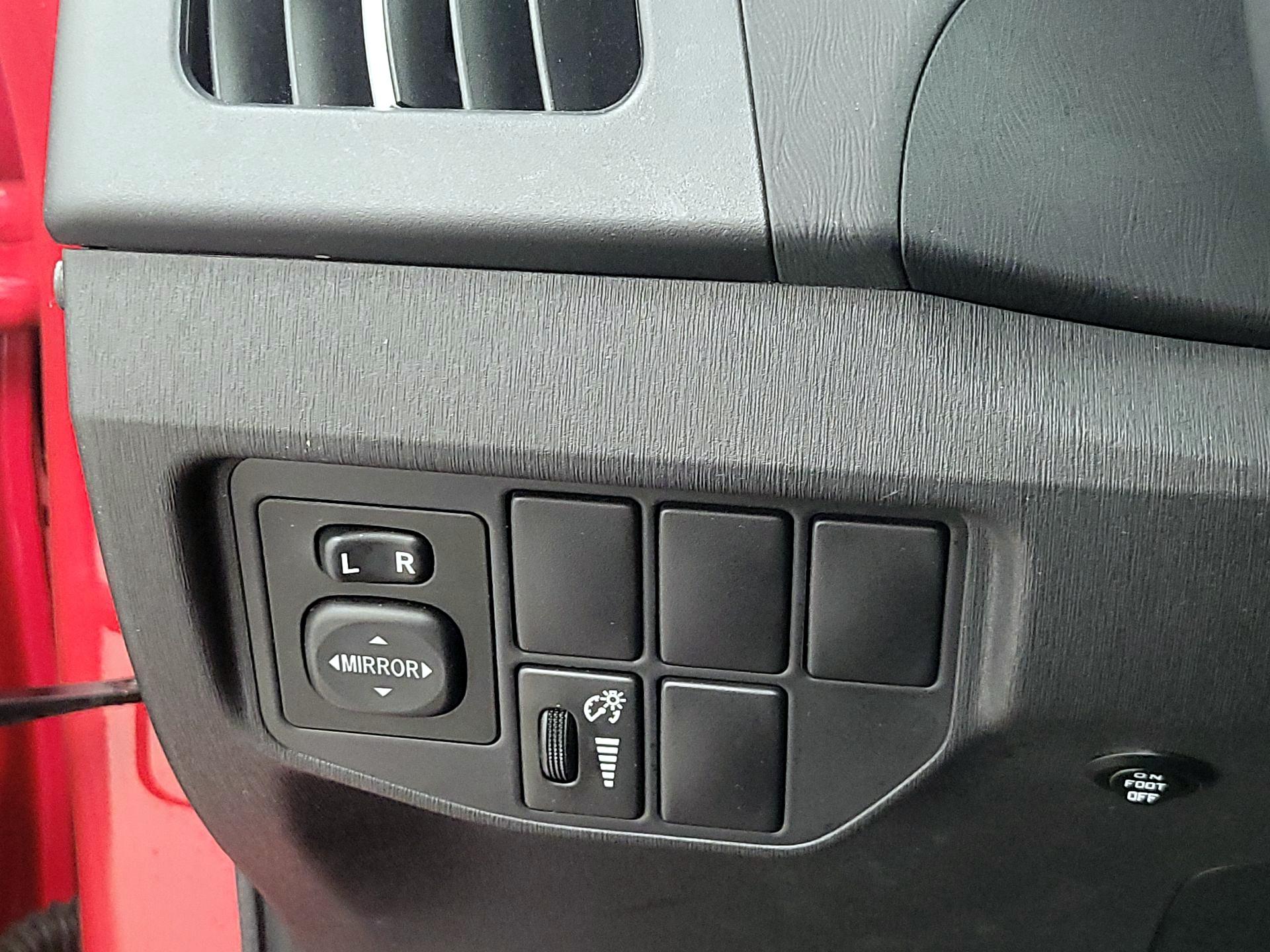 Thumbnail: 2015 Toyota Prius - 13