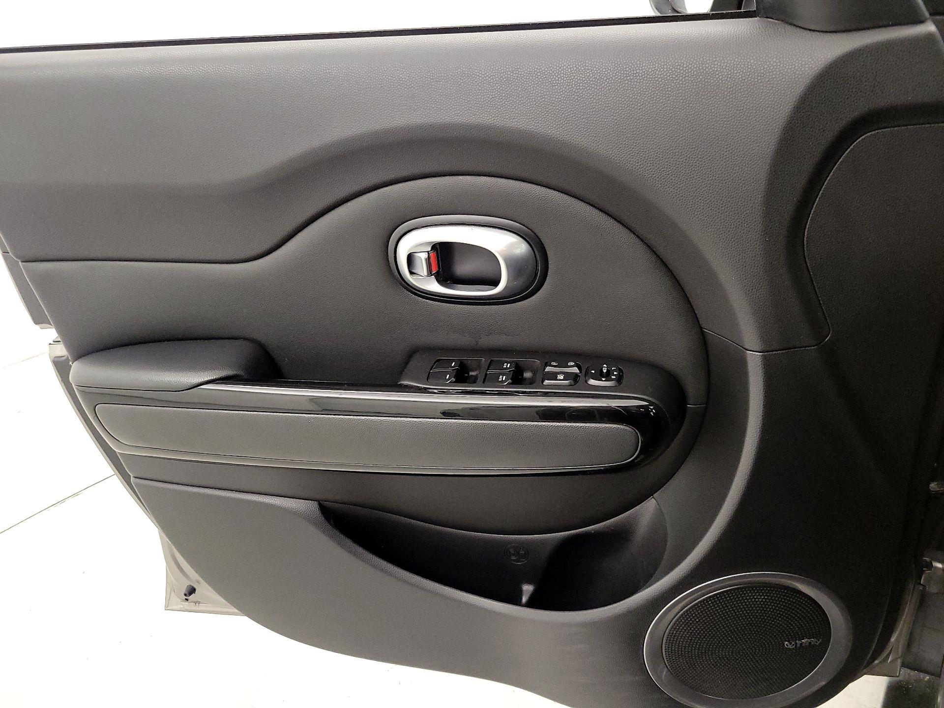 Thumbnail: 2016 Kia Soul - 12