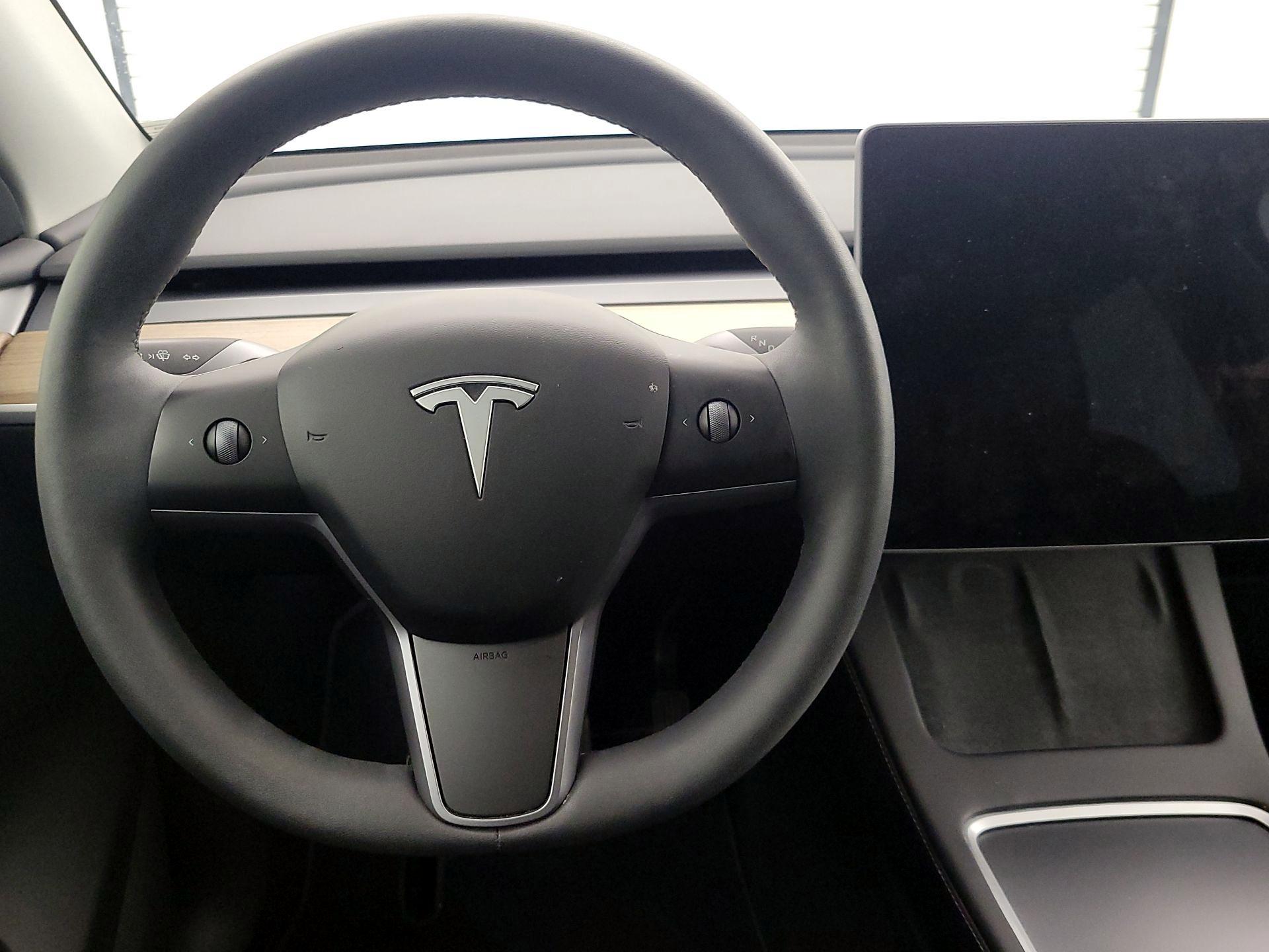 Thumbnail: 2023 Tesla Model Y - 10