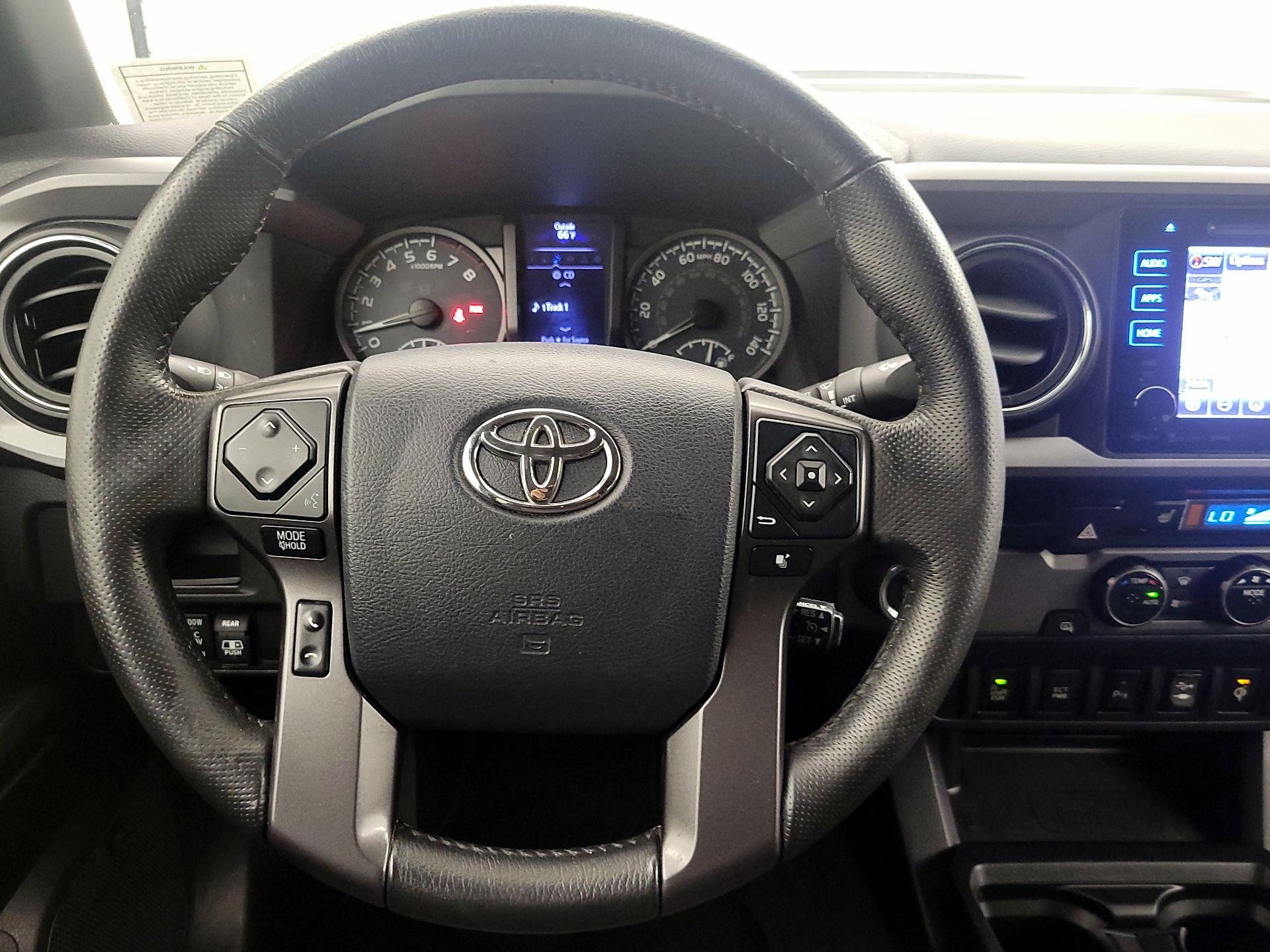 Thumbnail: 2017 Toyota Tacoma - 10