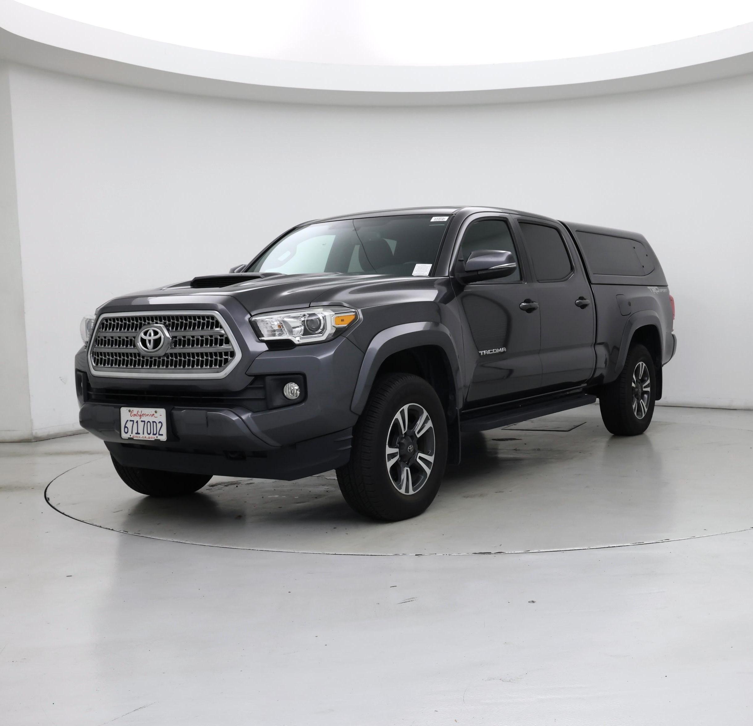 Thumbnail: 2017 Toyota Tacoma - 4