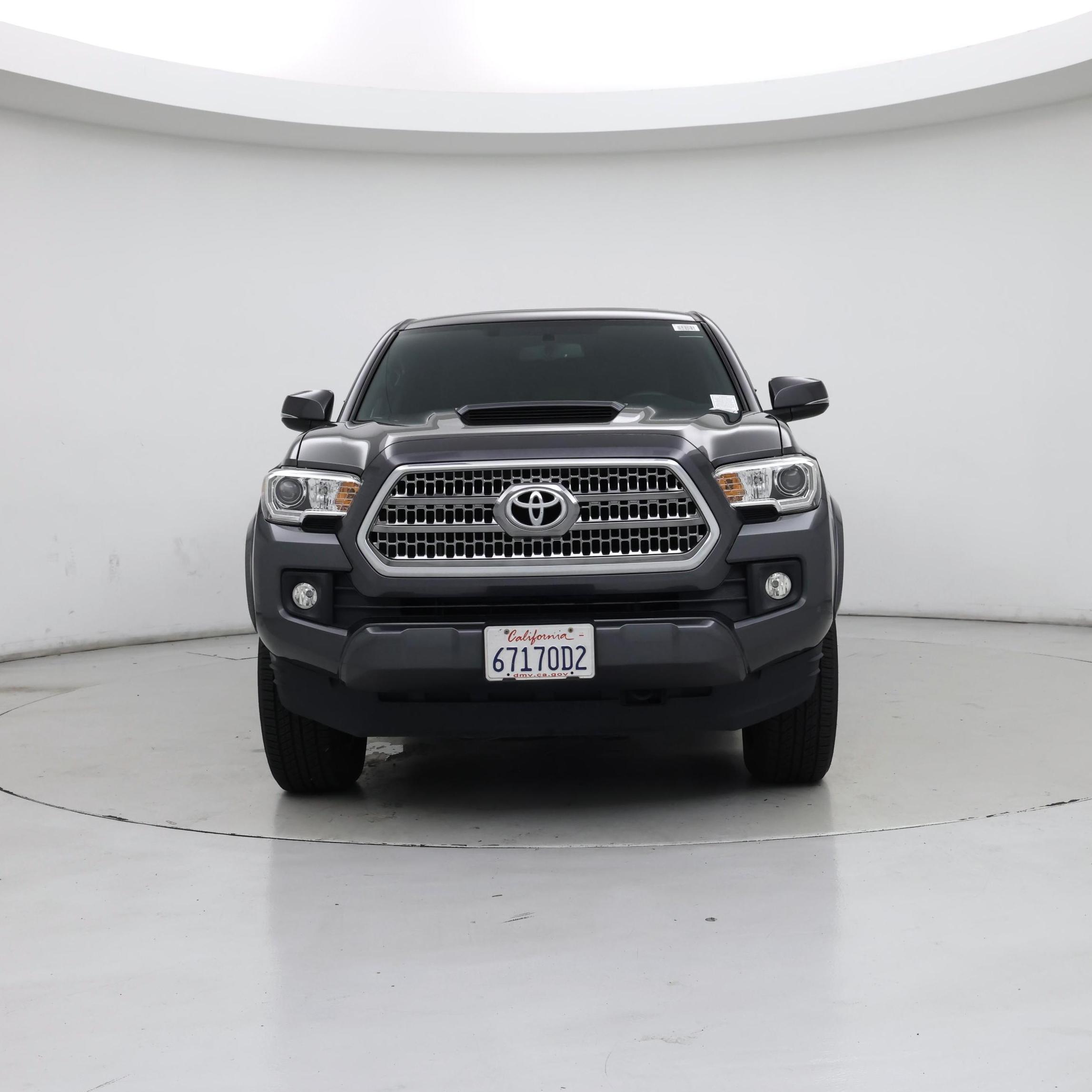 Thumbnail: 2017 Toyota Tacoma - 5