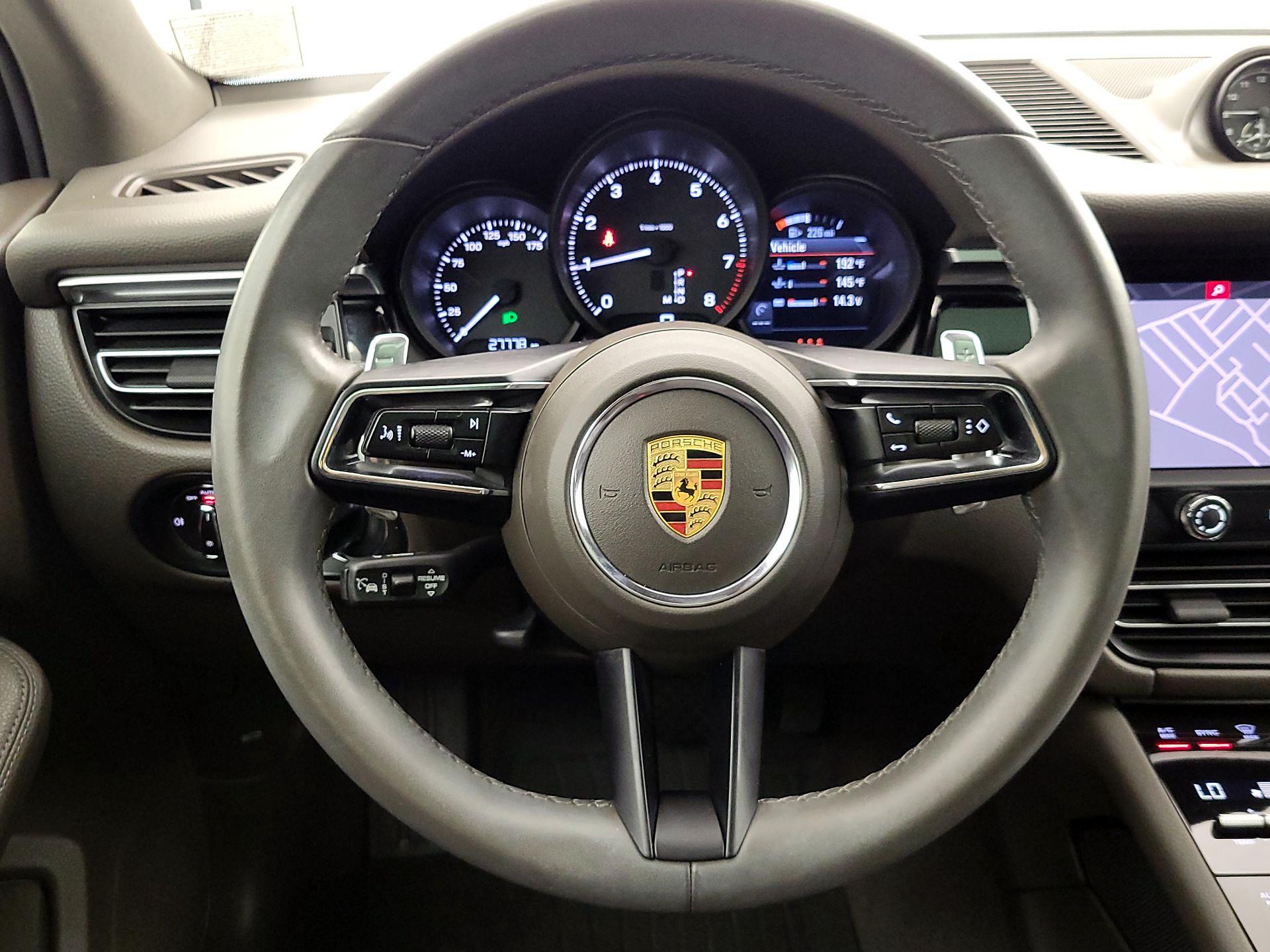 Thumbnail: 2023 Porsche Macan - 10