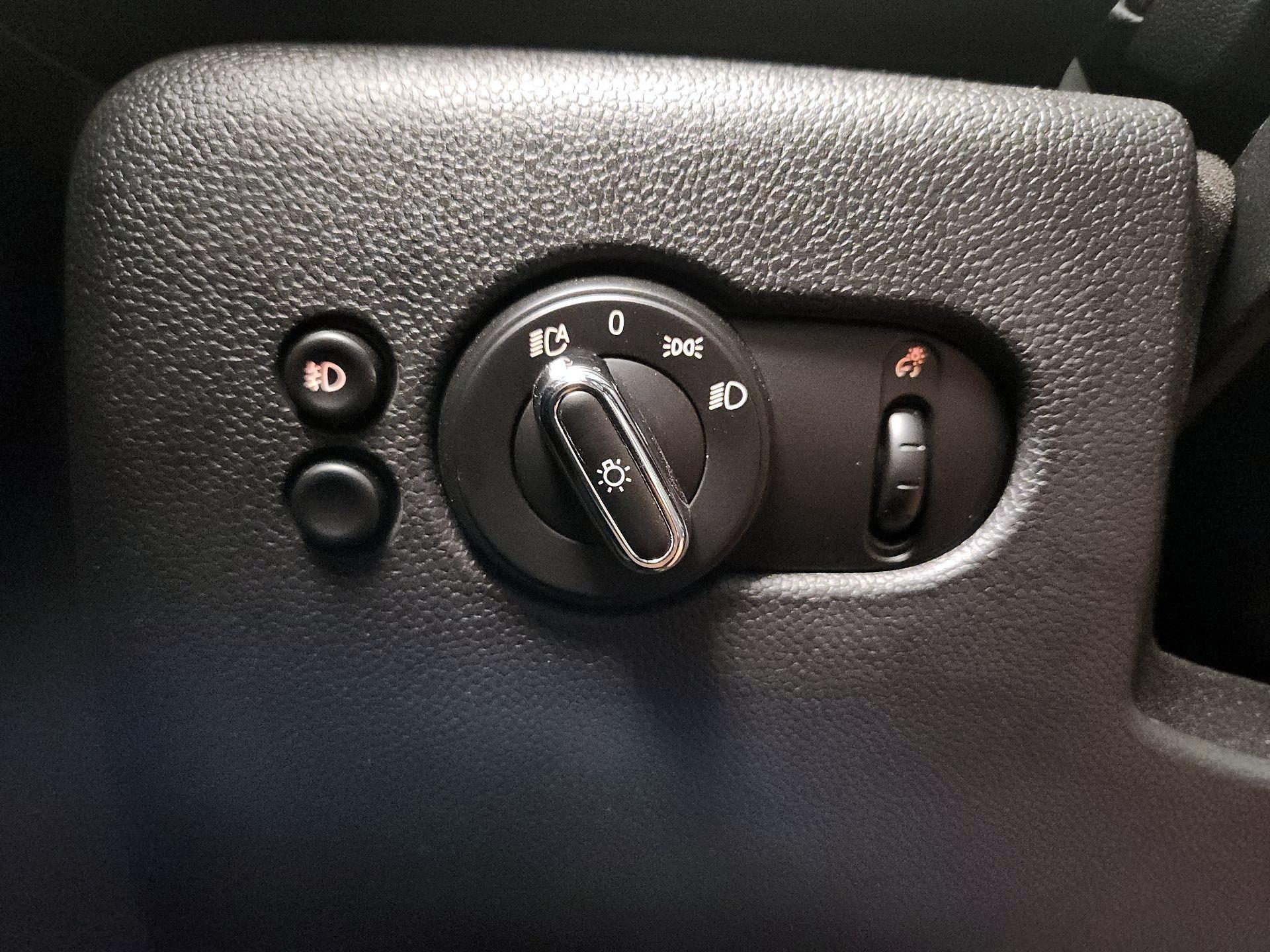 Thumbnail: 2018 MINI Cooper Hardtop - 13