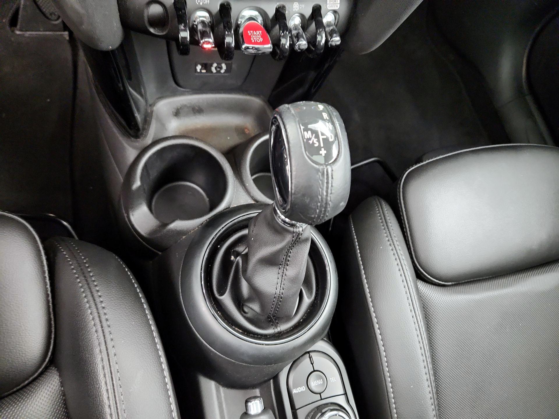 Thumbnail: 2018 MINI Cooper Hardtop - 17