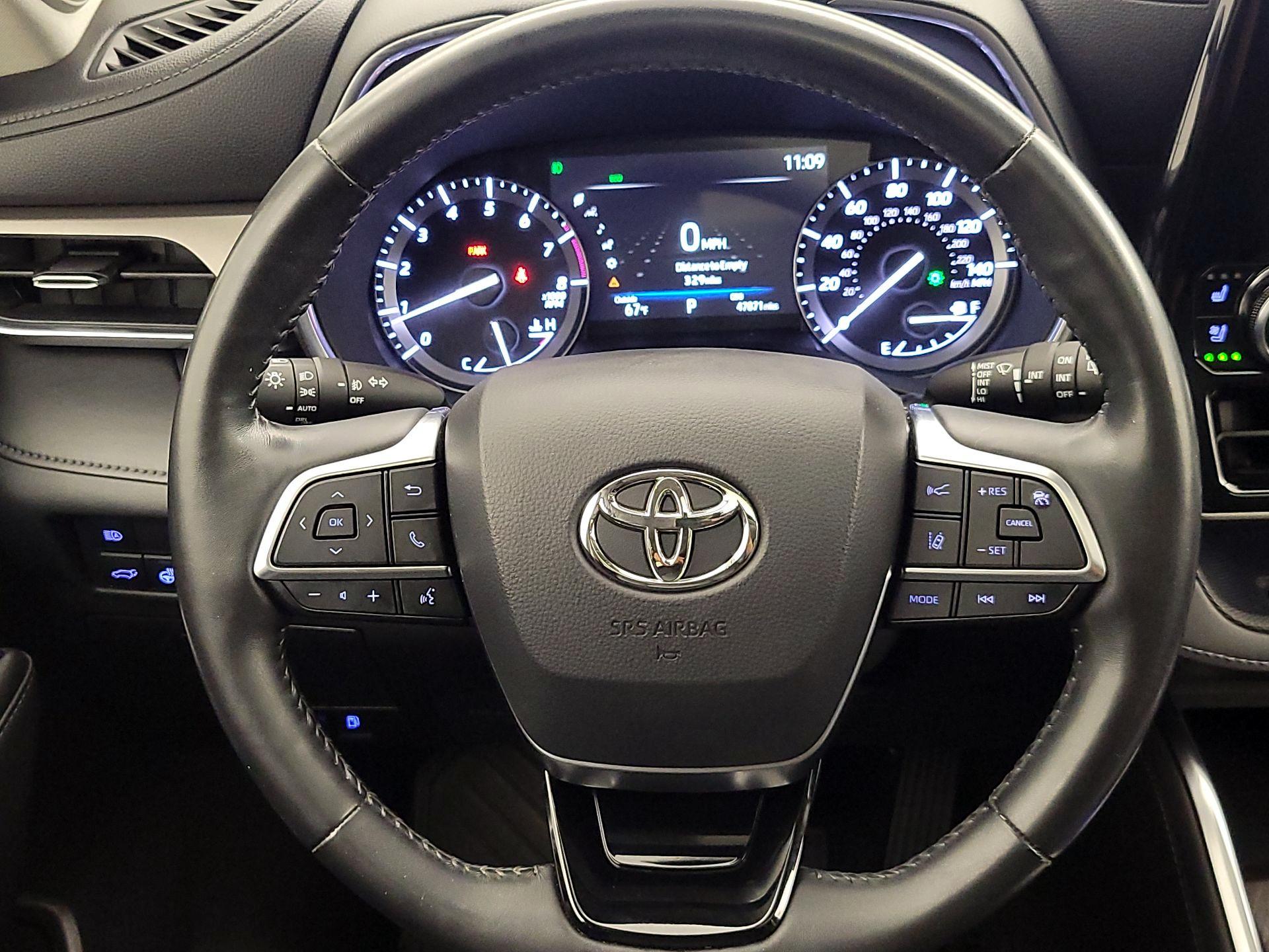 Thumbnail: 2020 Toyota Highlander - 10