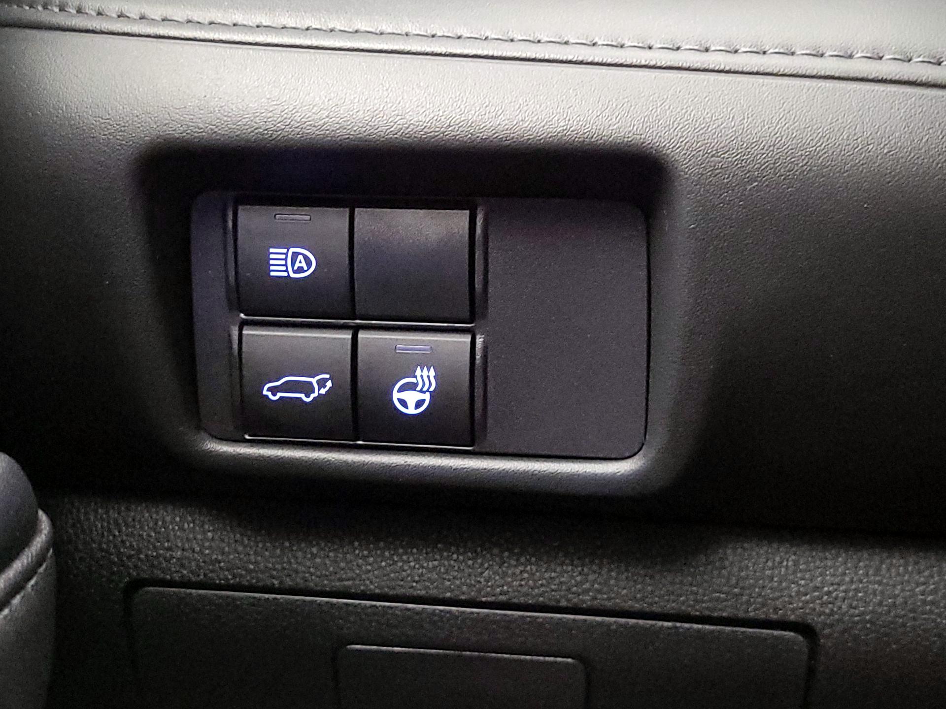 Thumbnail: 2020 Toyota Highlander - 13