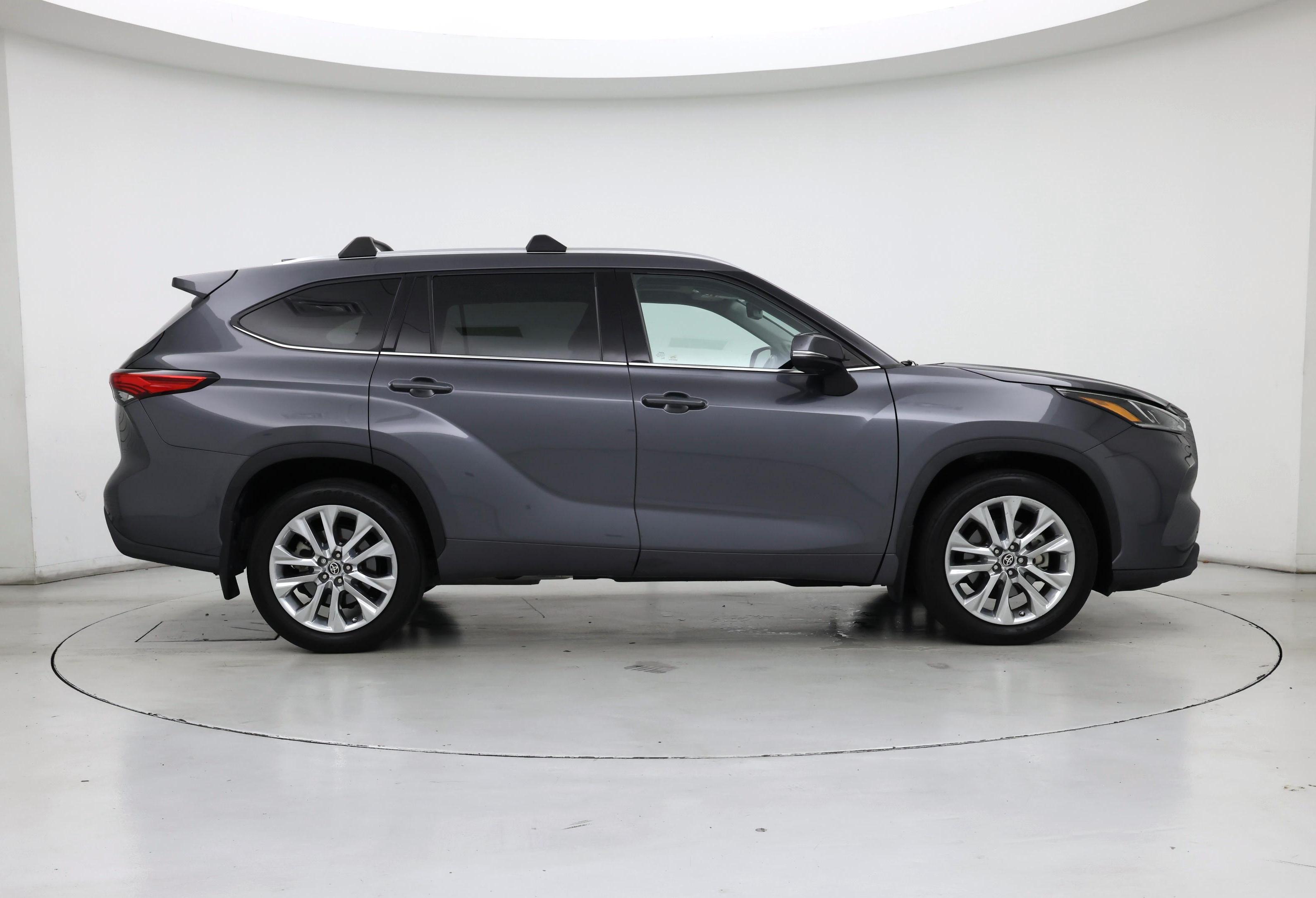 Thumbnail: 2020 Toyota Highlander - 7