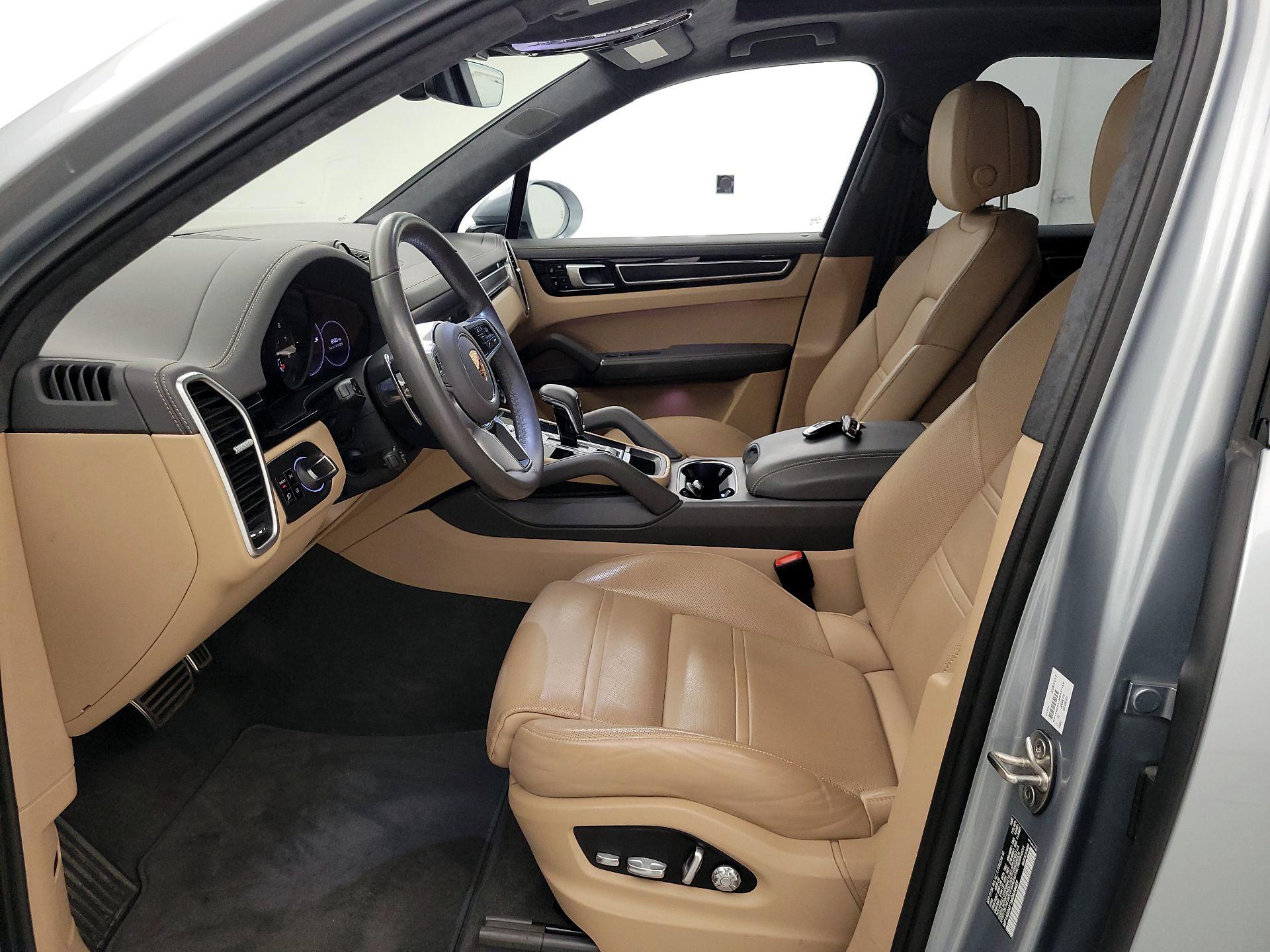 Thumbnail: 2021 Porsche Cayenne - 11