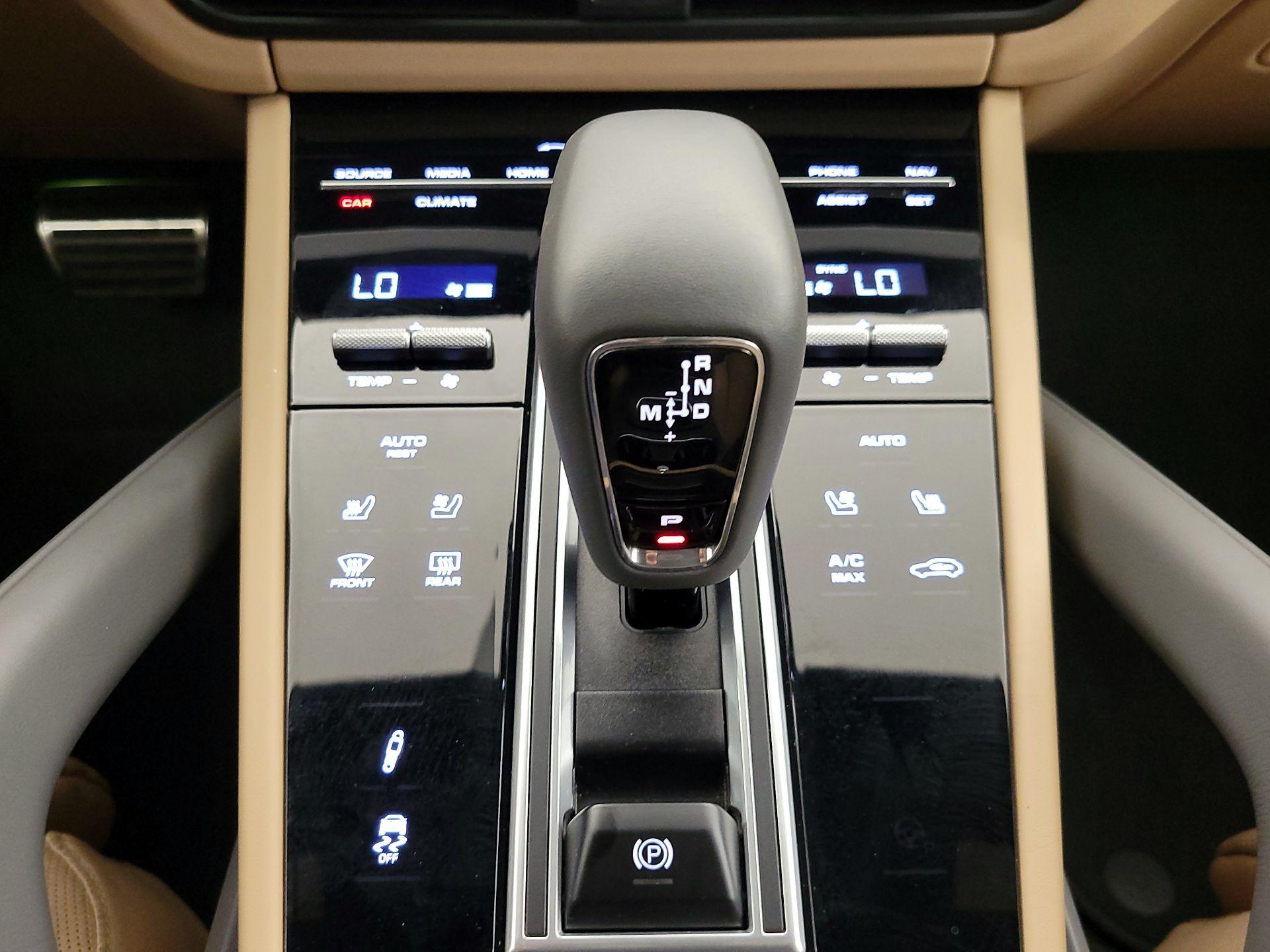 Thumbnail: 2021 Porsche Cayenne - 18