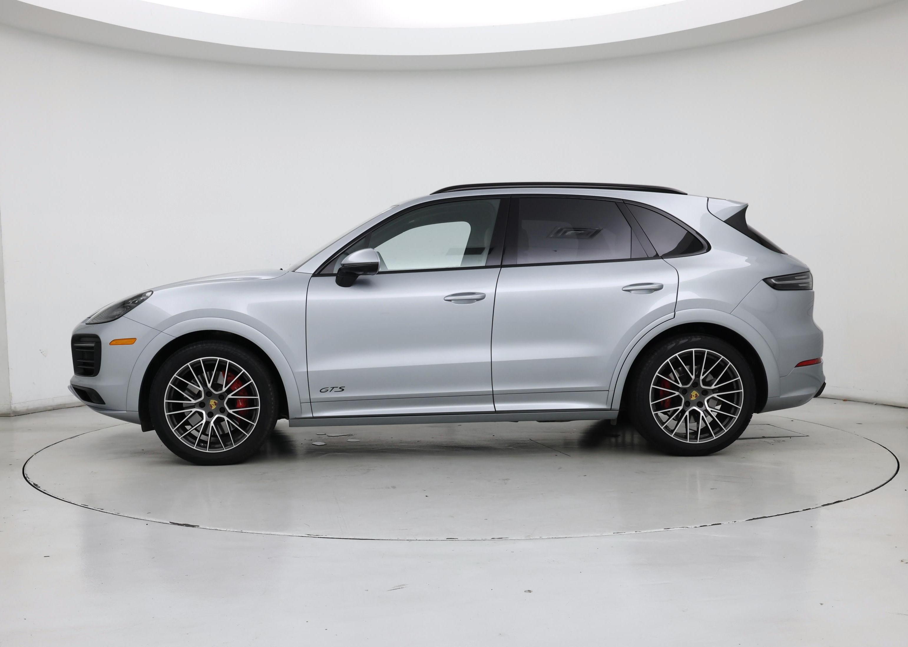 Thumbnail: 2021 Porsche Cayenne - 3
