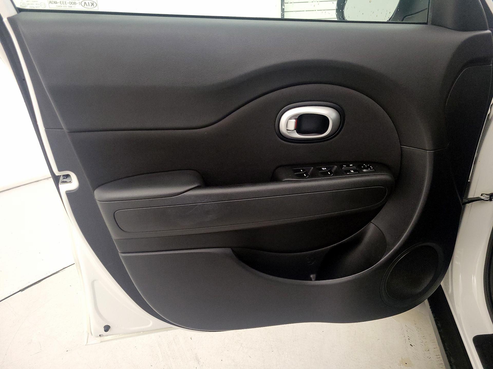 Thumbnail: 2016 Kia Soul - 12