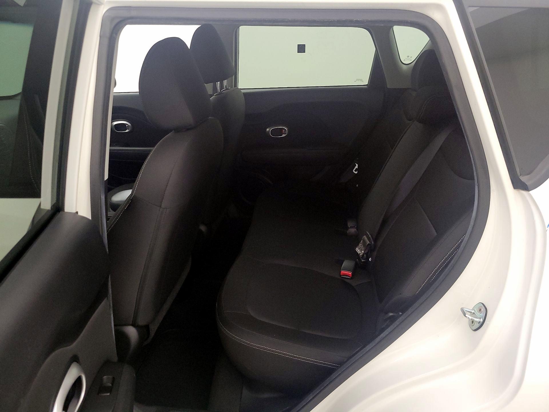 Thumbnail: 2016 Kia Soul - 16