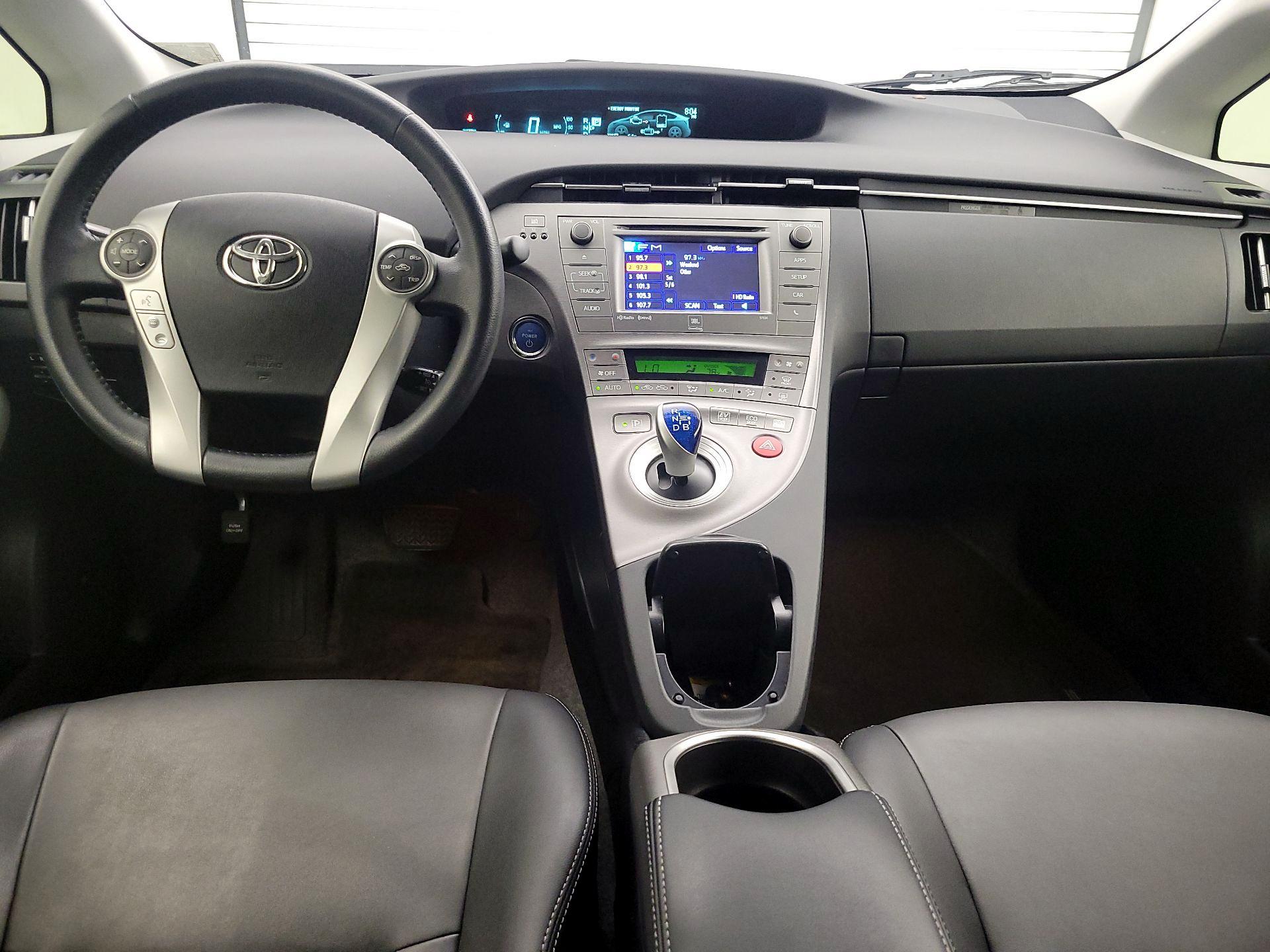 Thumbnail: 2015 Toyota Prius - 9