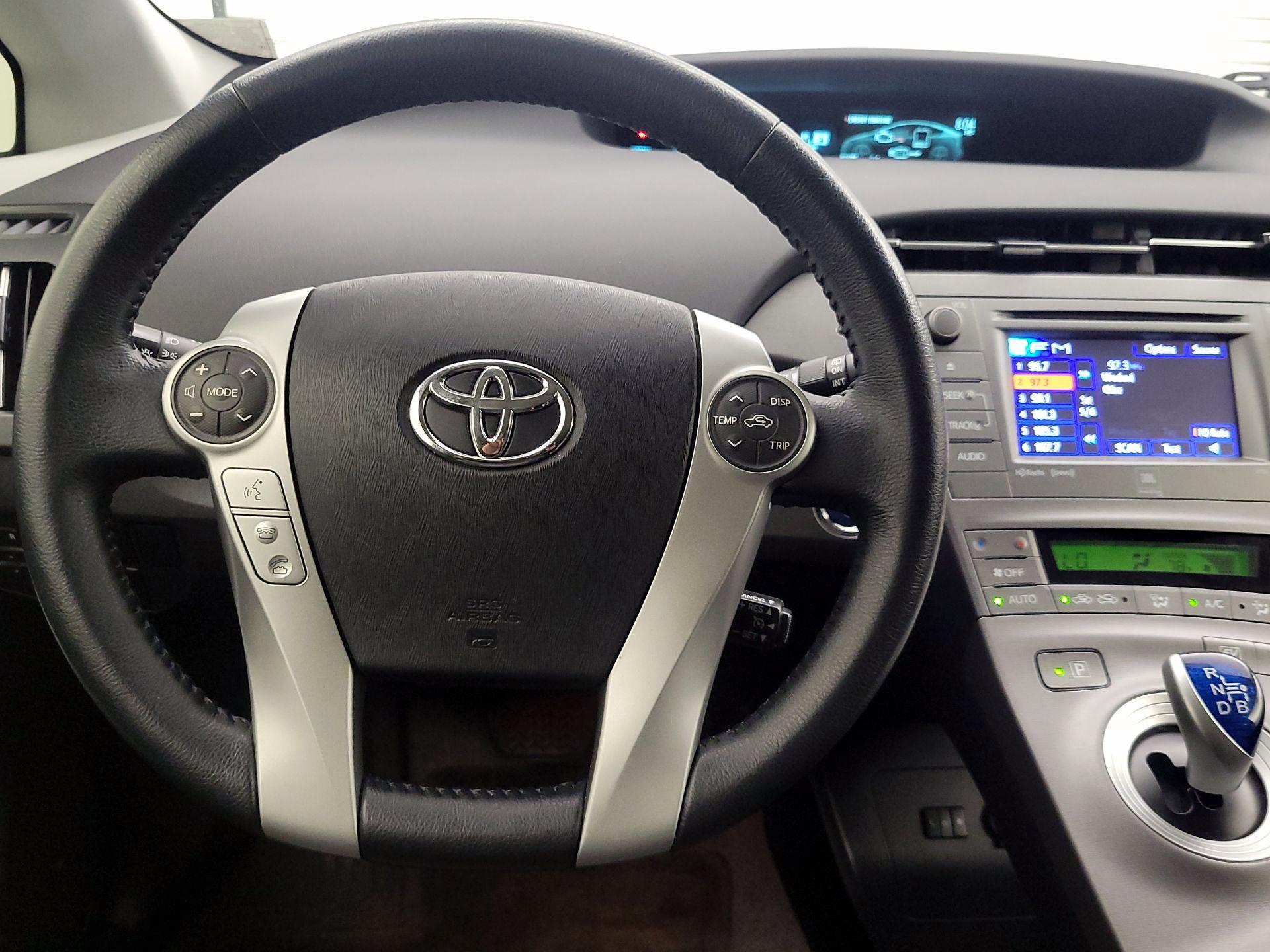 Thumbnail: 2015 Toyota Prius - 10