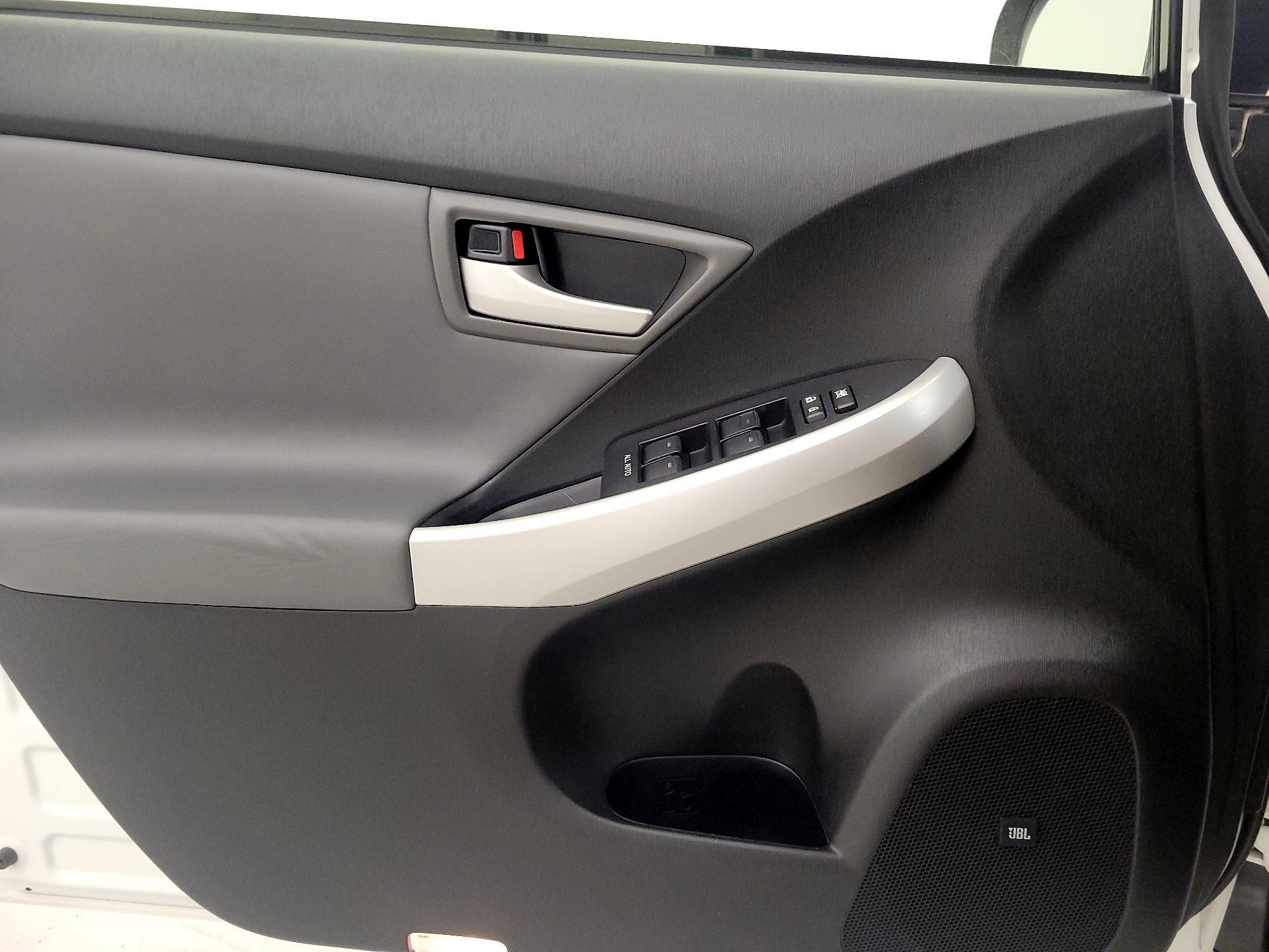 Thumbnail: 2015 Toyota Prius - 12