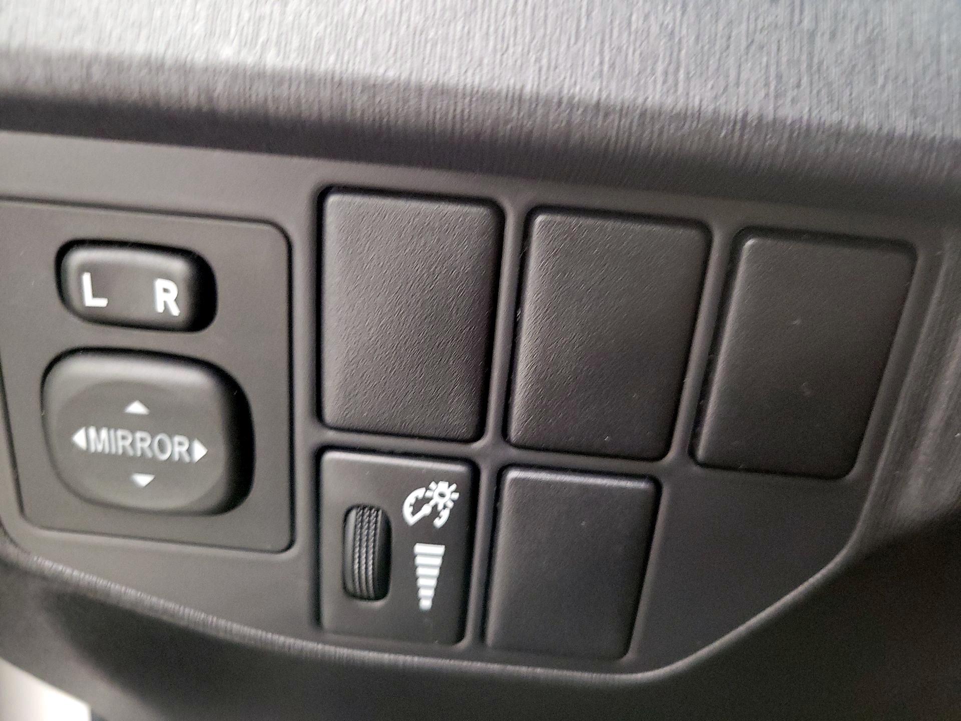 Thumbnail: 2015 Toyota Prius - 13