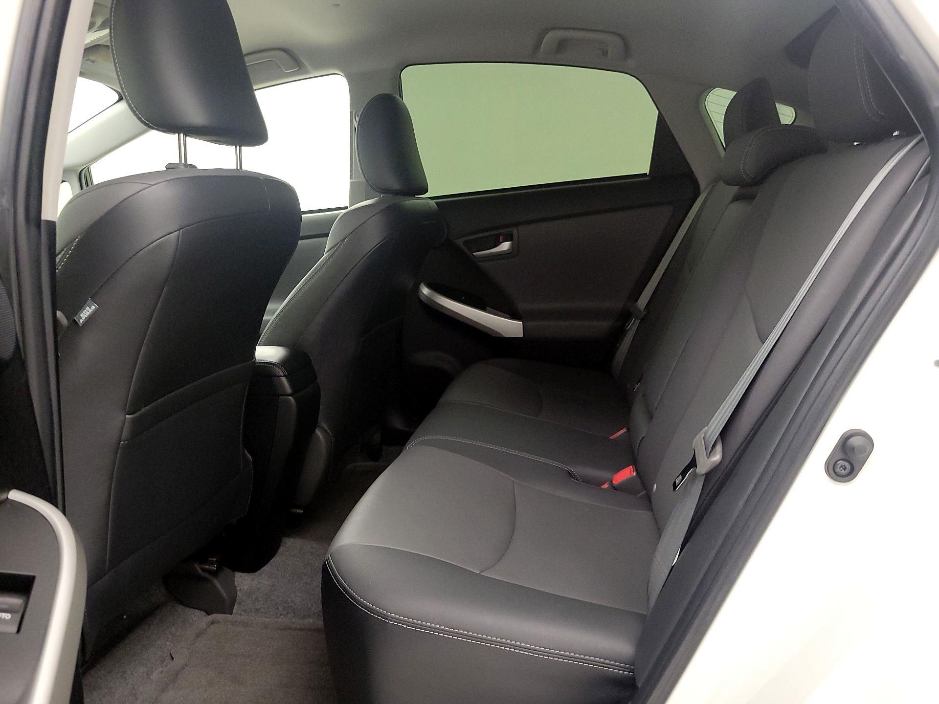 Thumbnail: 2015 Toyota Prius - 18